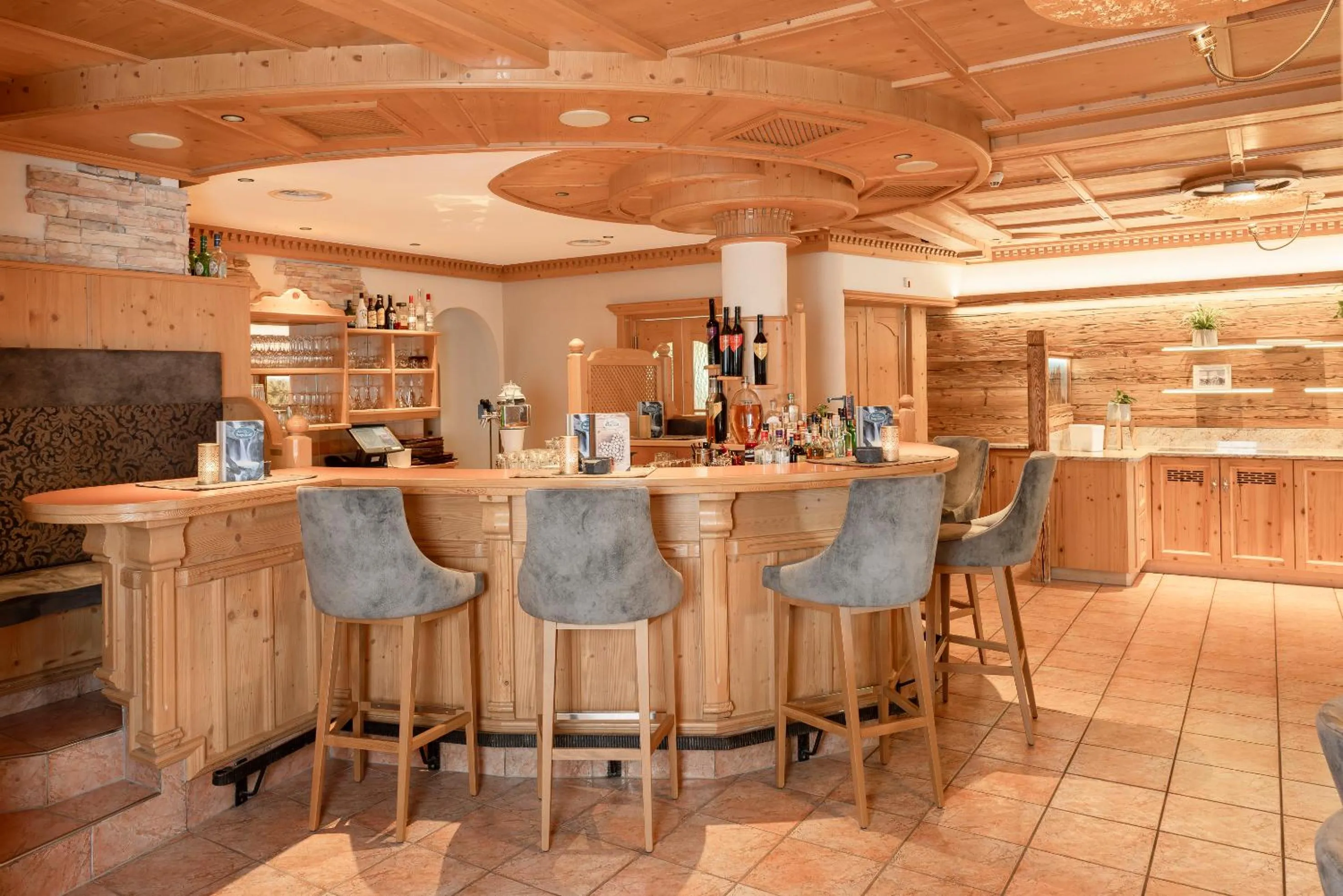 Lounge or bar in Aktiv & Vitalhotel Bergcristall