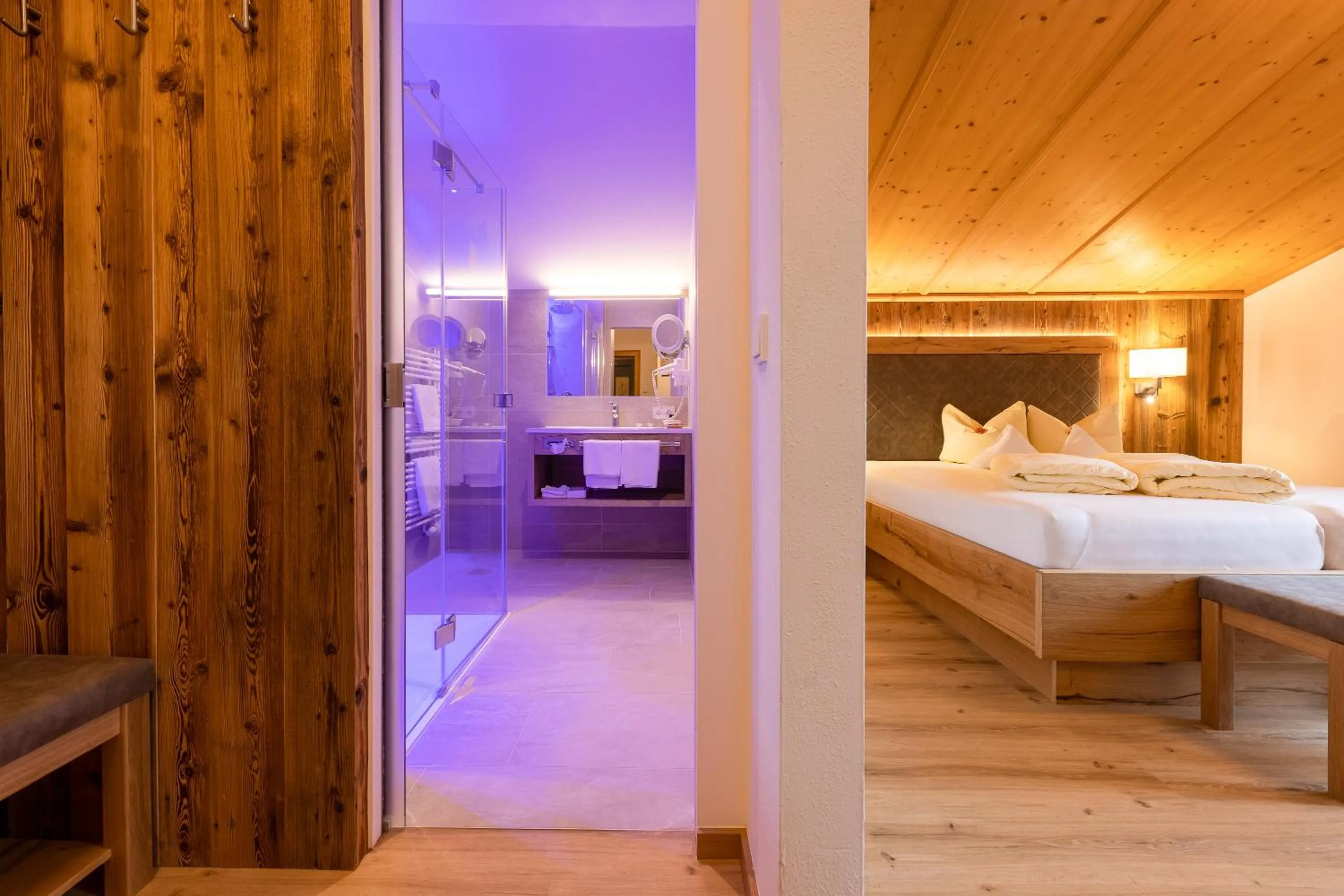 Photo of the whole room, Bed in Aktiv & Vitalhotel Bergcristall