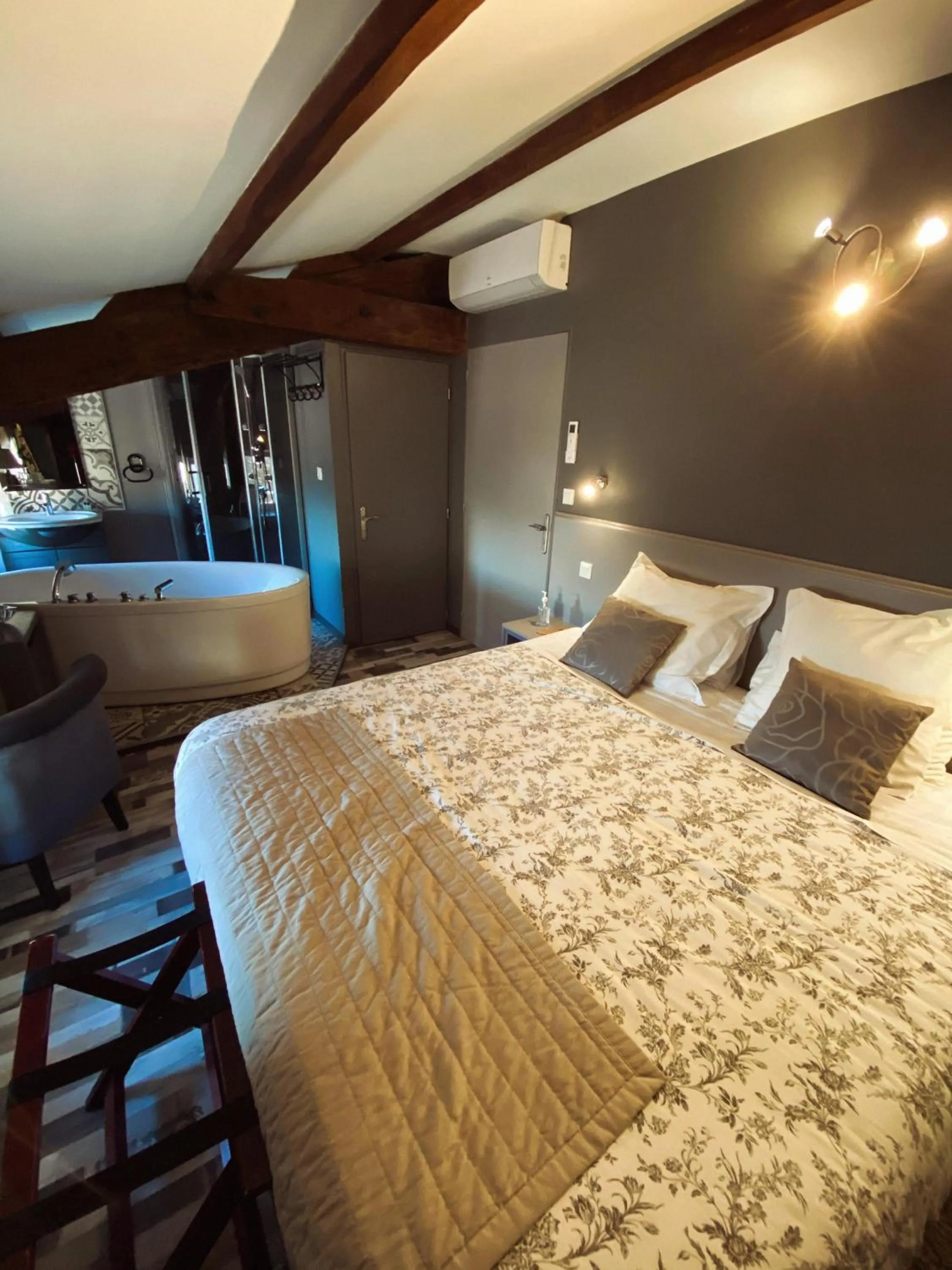 Bed in Domaine du Serre d'Avène