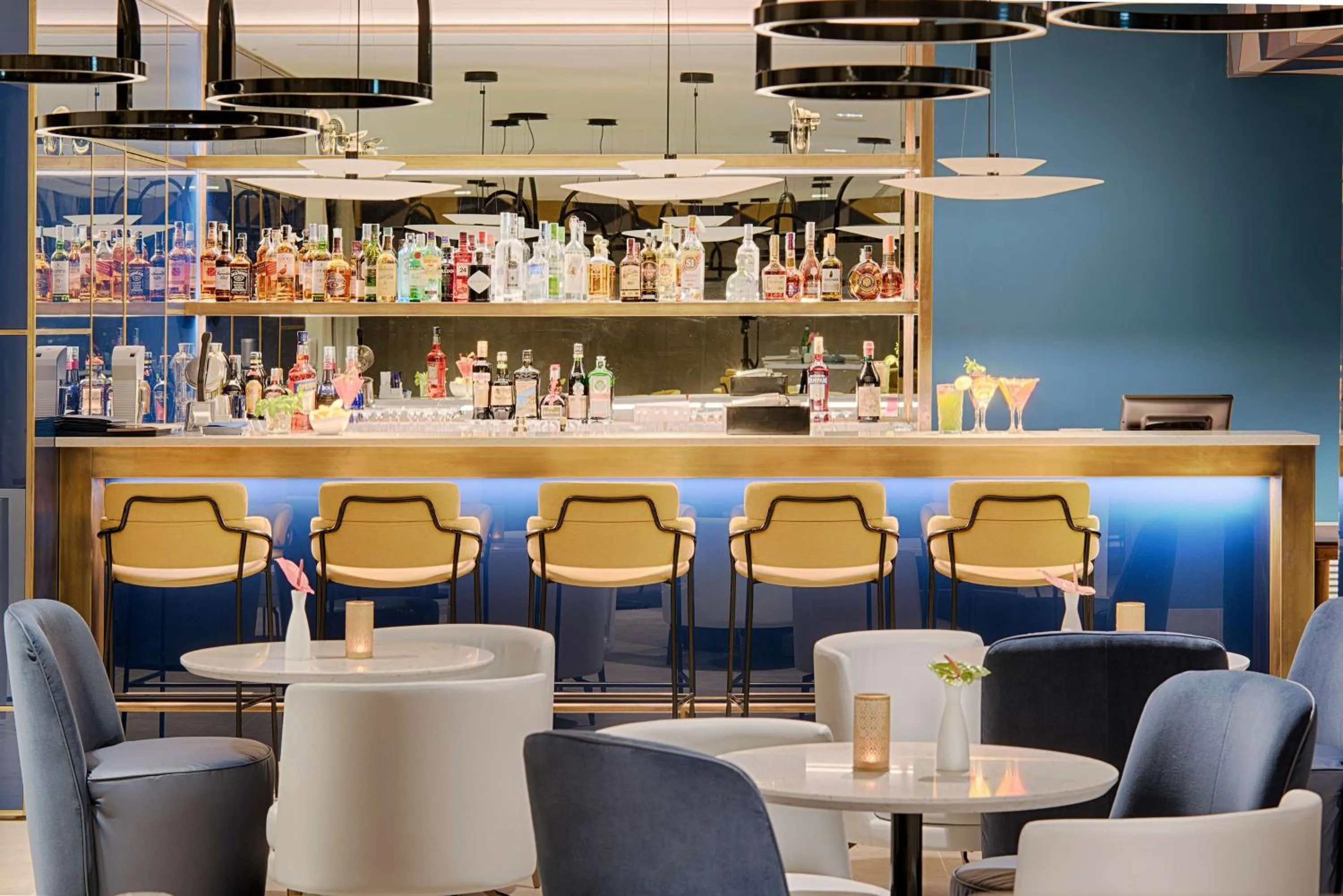 Lounge or bar in Avani Rio Novo Venice Hotel