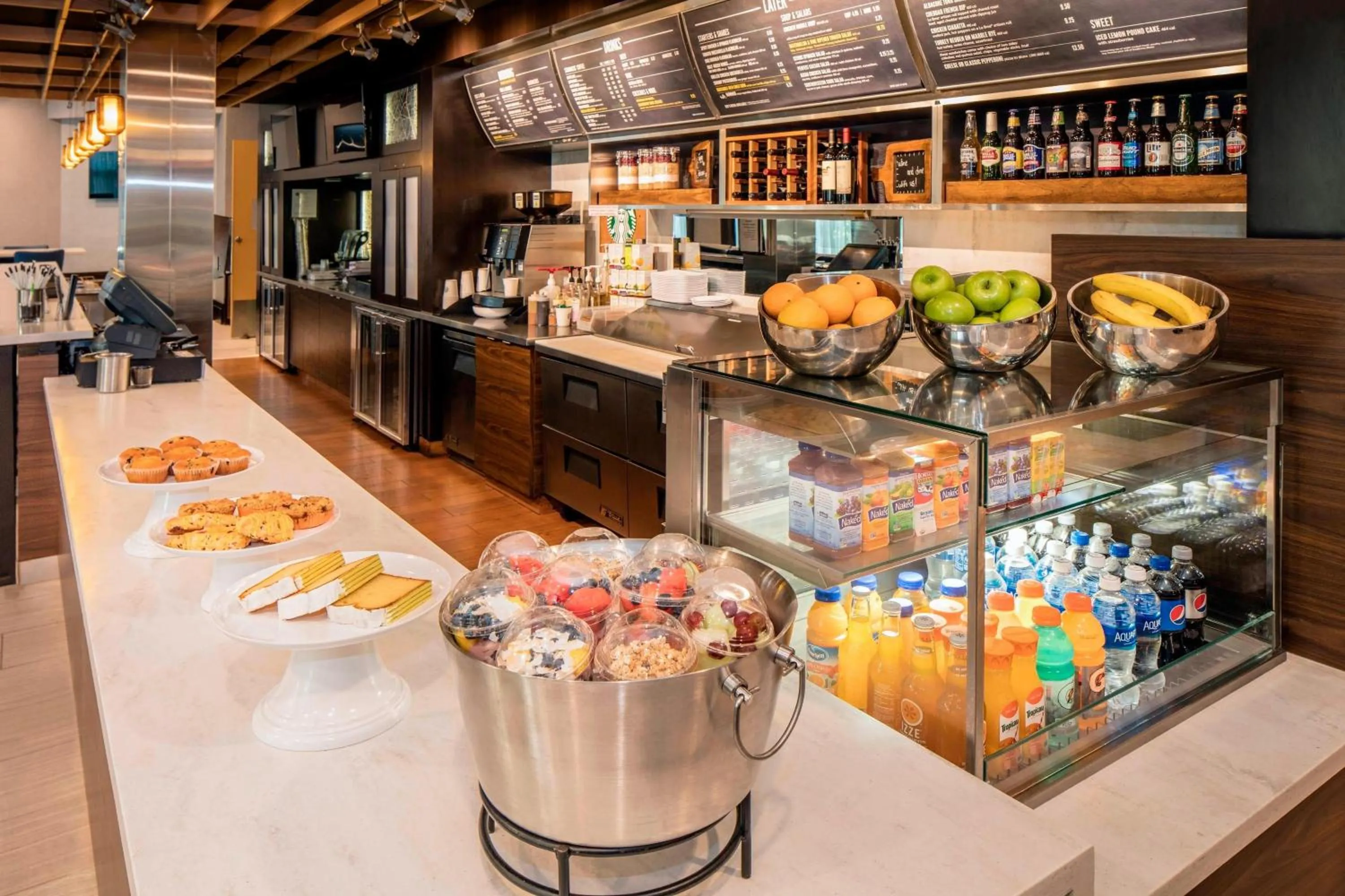 Restaurant/places to eat in Courtyard by Marriott Boston Brookline