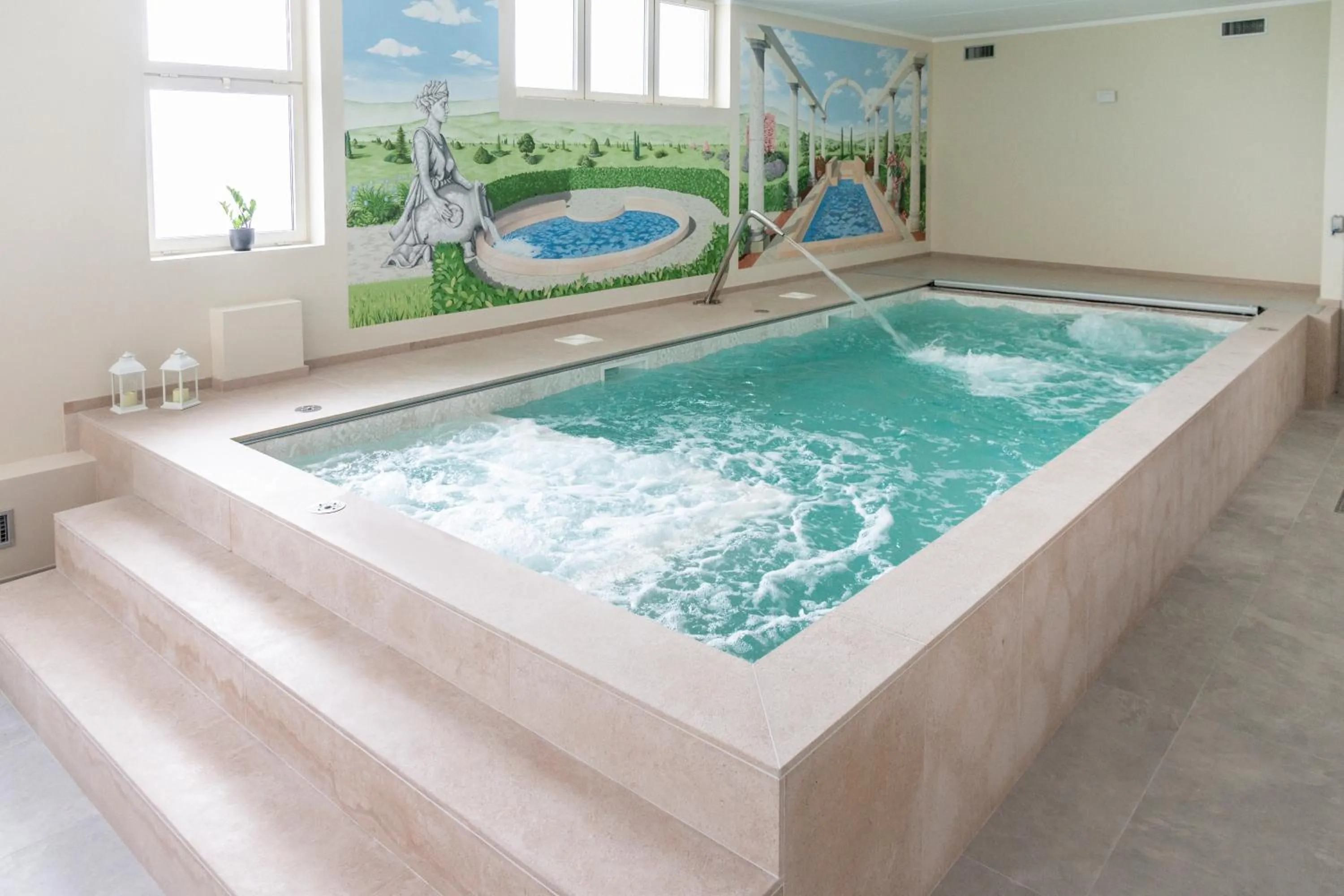 Swimming pool in Hotel & Wellness Stella Delle Langhe