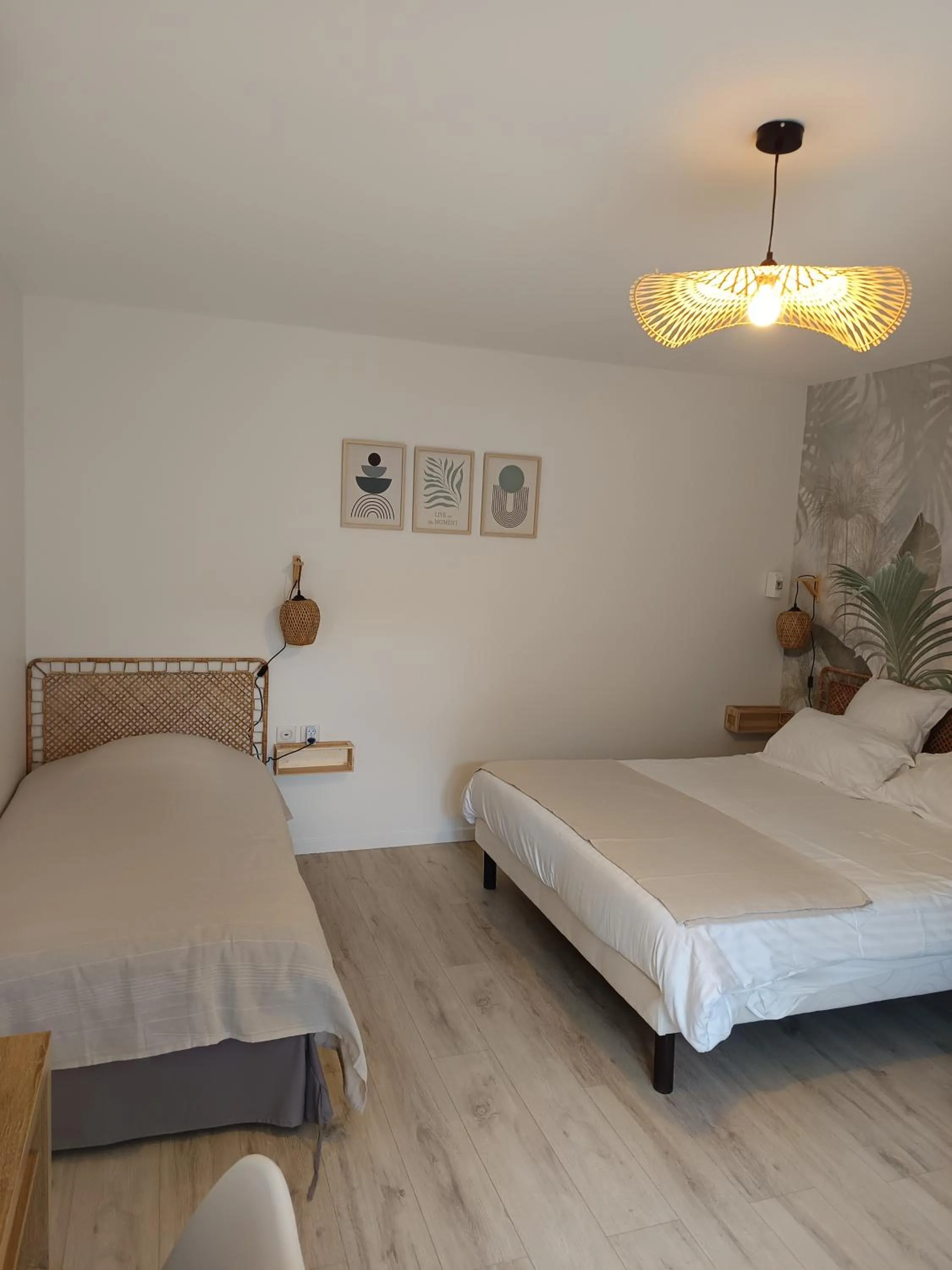 Bed in Villa'vi Lyon Est Chambres d'Hôtes