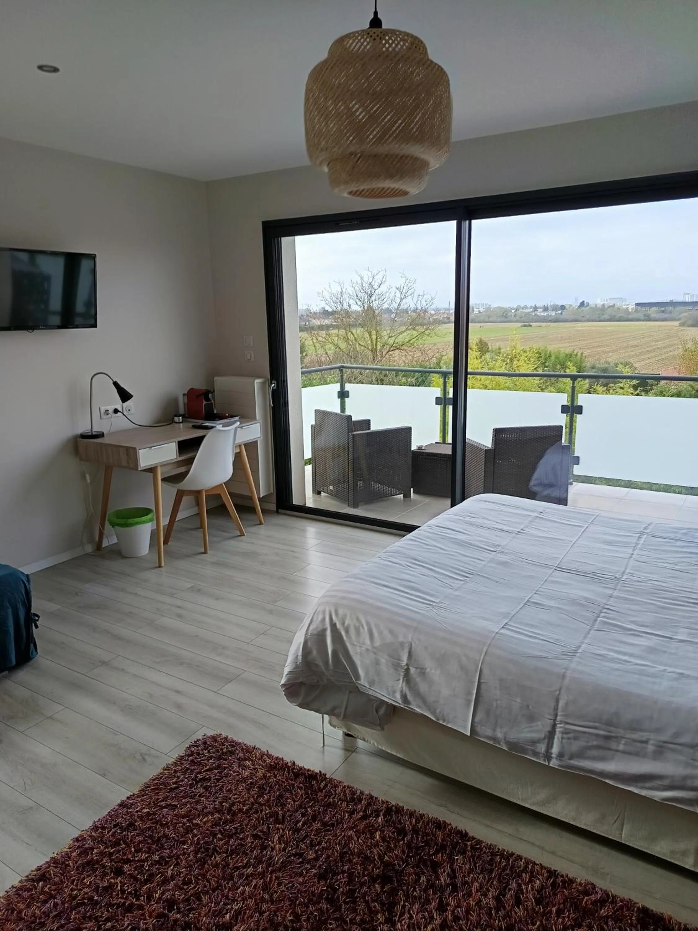 Bed in Villa'vi Lyon Est Chambres d'Hôtes