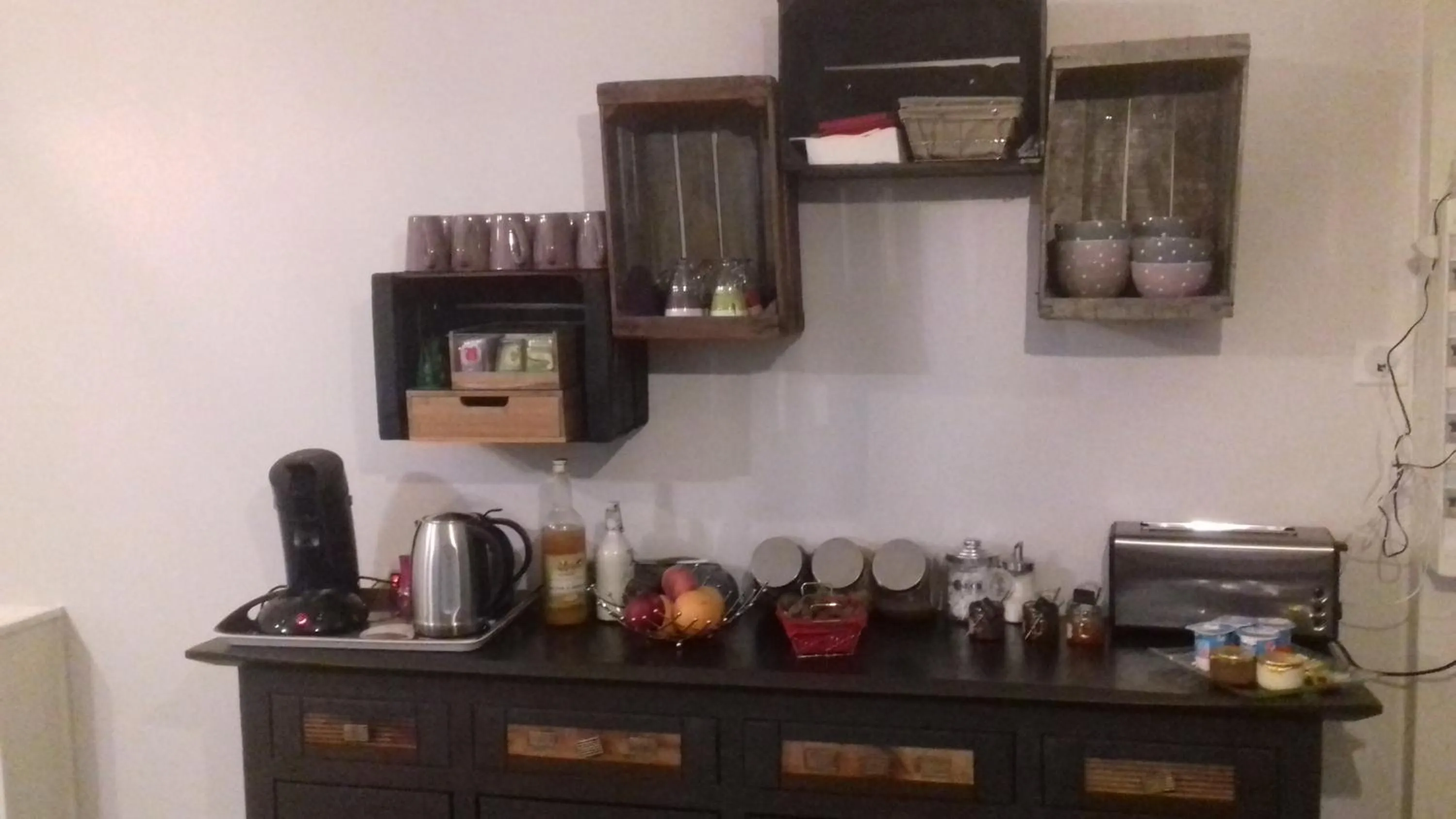 Buffet breakfast in Villa'vi Lyon Est Chambres d'Hôtes