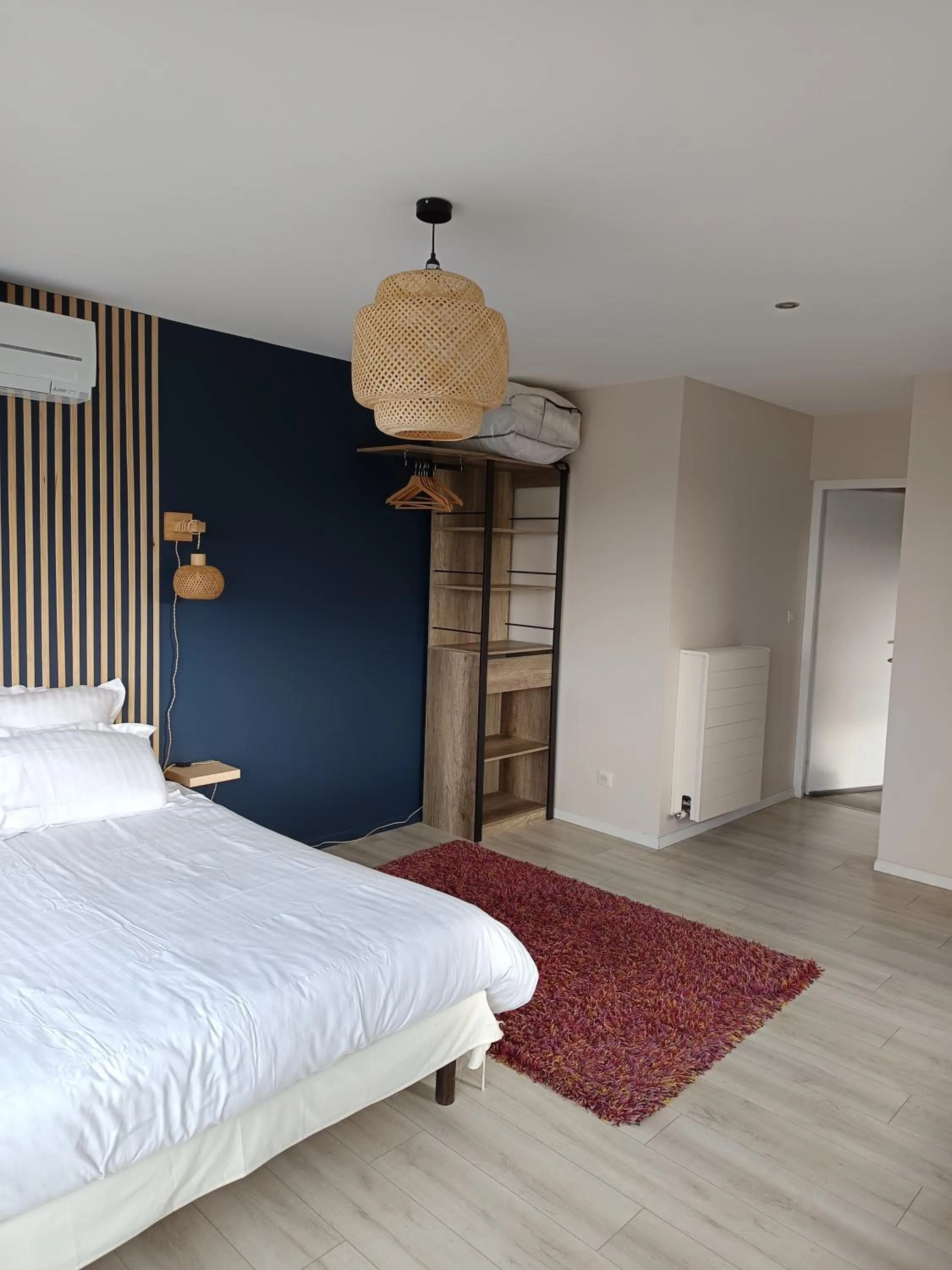 Bed in Villa'vi Lyon Est Chambres d'Hôtes