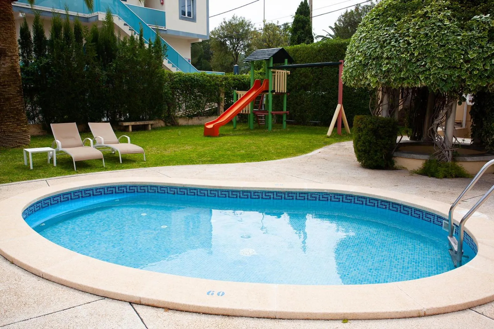 Swimming pool in Grupotel Nilo & Spa