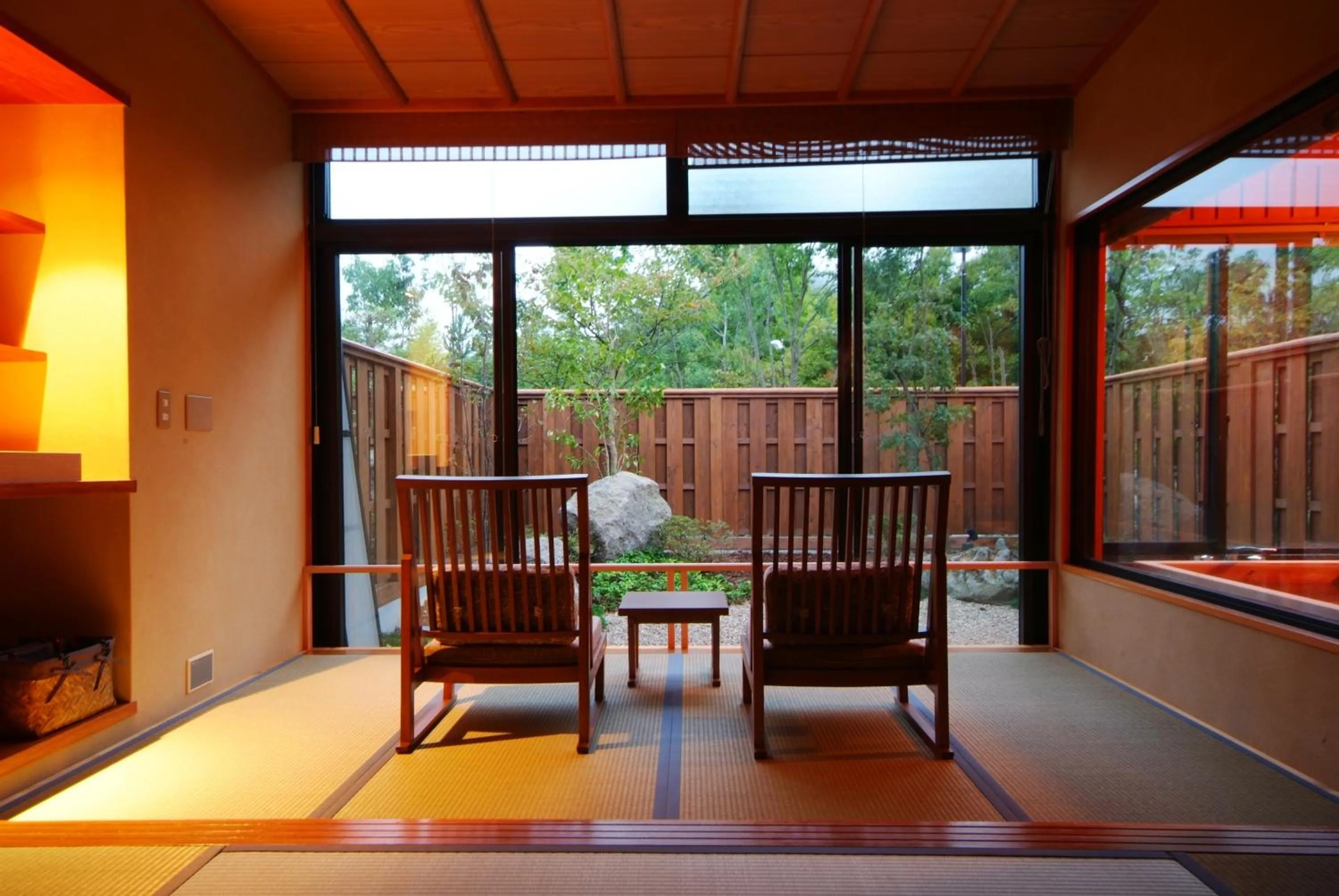 Photo of the whole room in Ginka