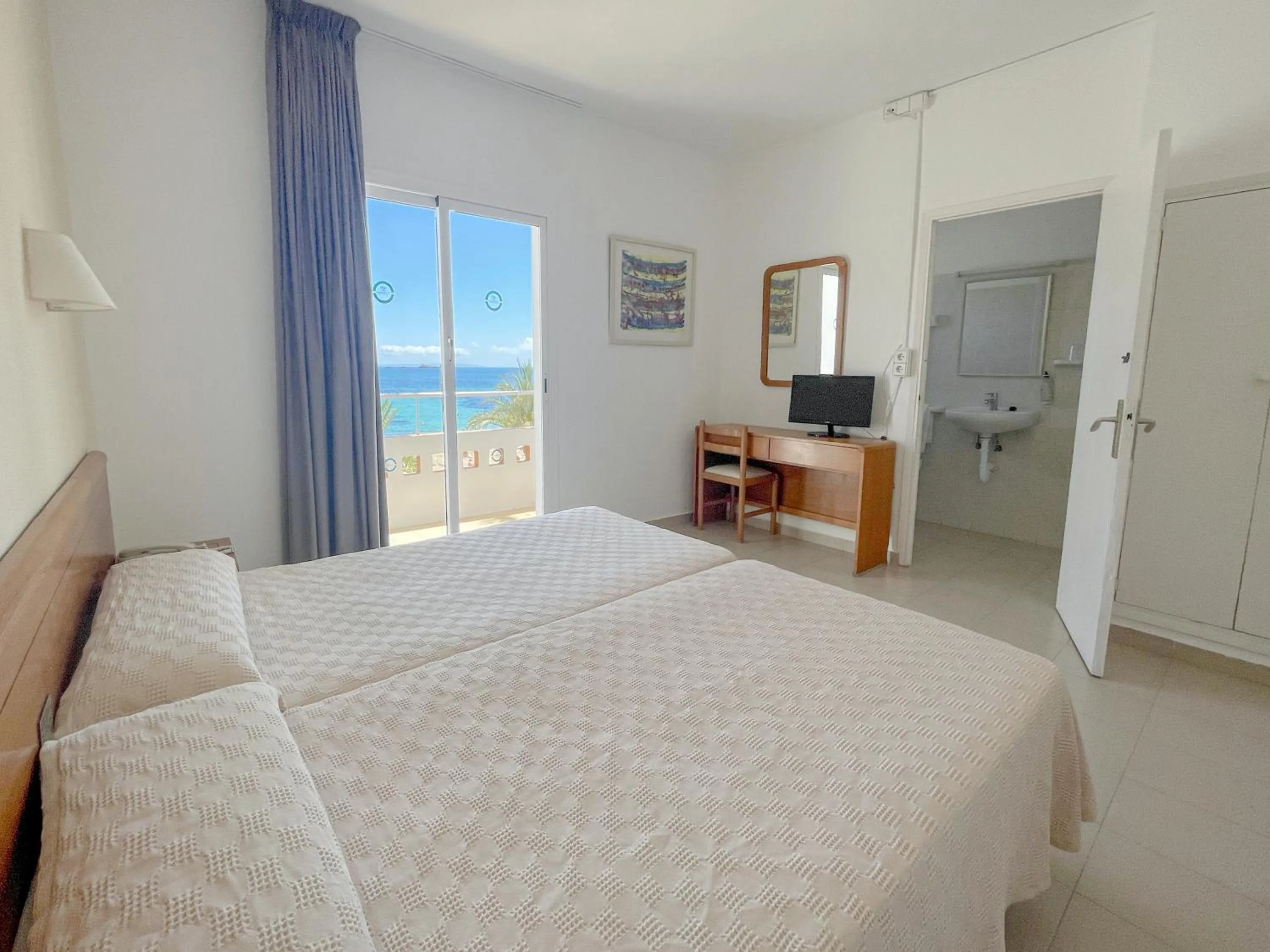 Bed in Hotel Figueretes