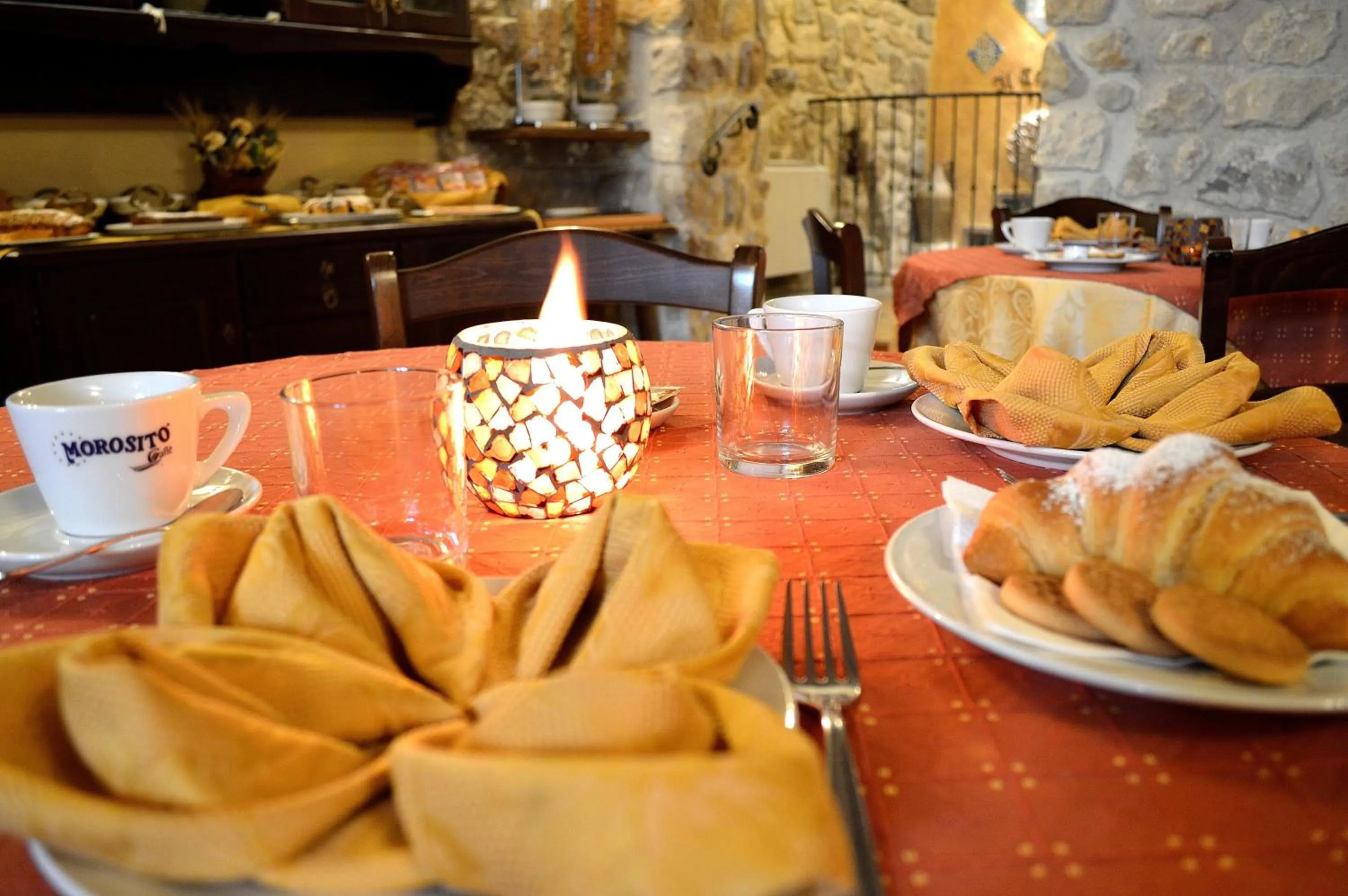 Restaurant/places to eat in Il Castello