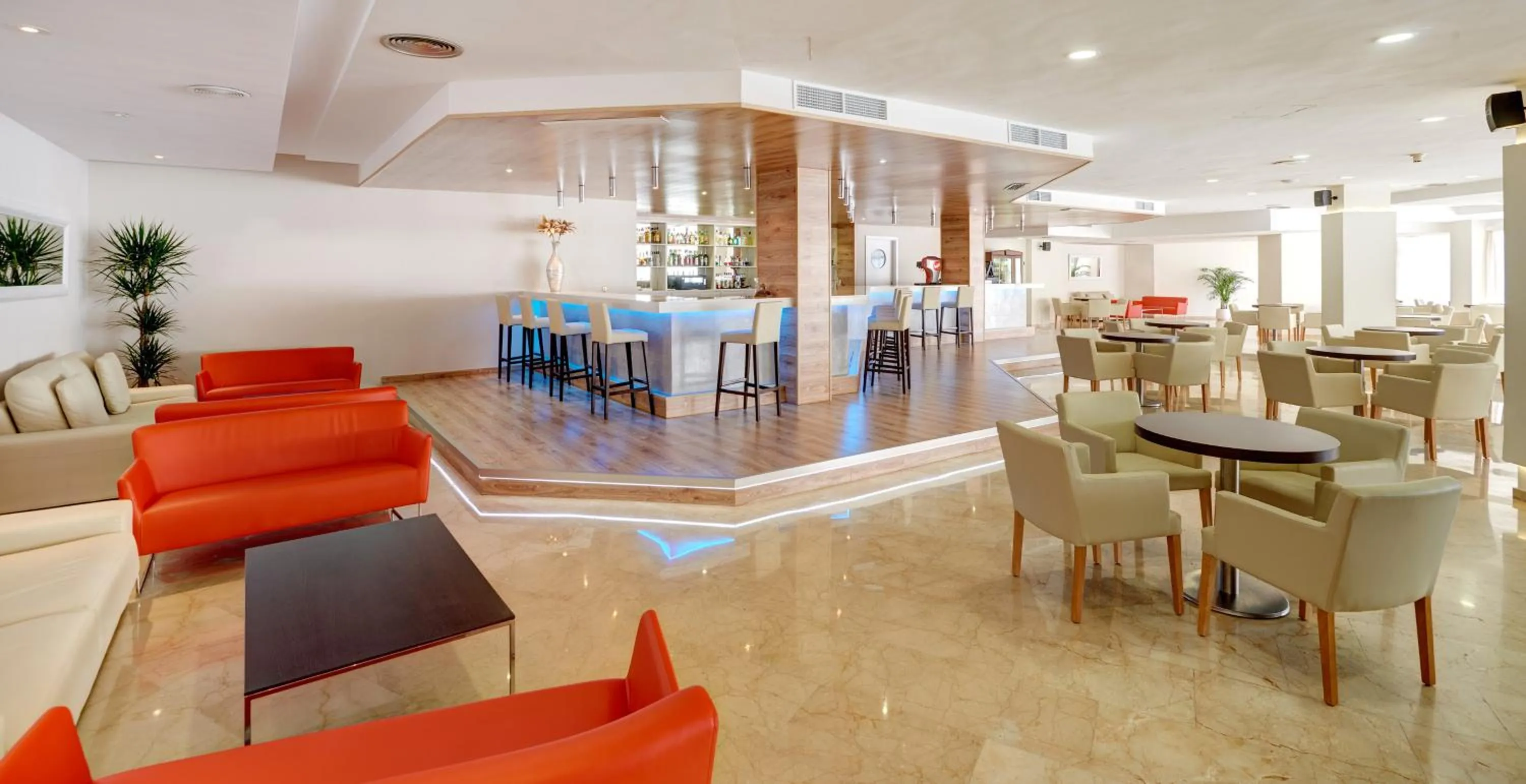Lounge or bar in Grupotel Port D´Alcudia
