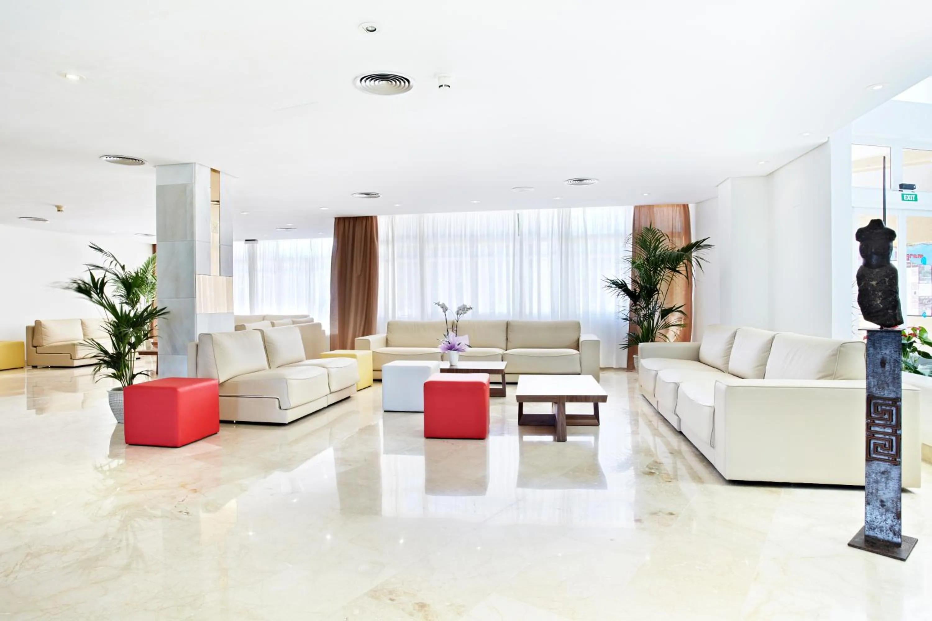 Lobby or reception in Grupotel Port D´Alcudia