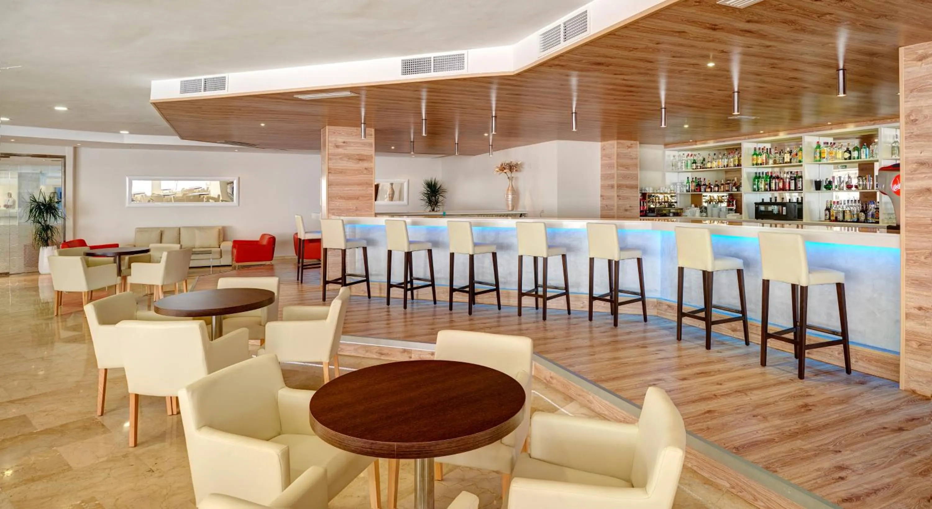 Lounge or bar in Grupotel Port D´Alcudia