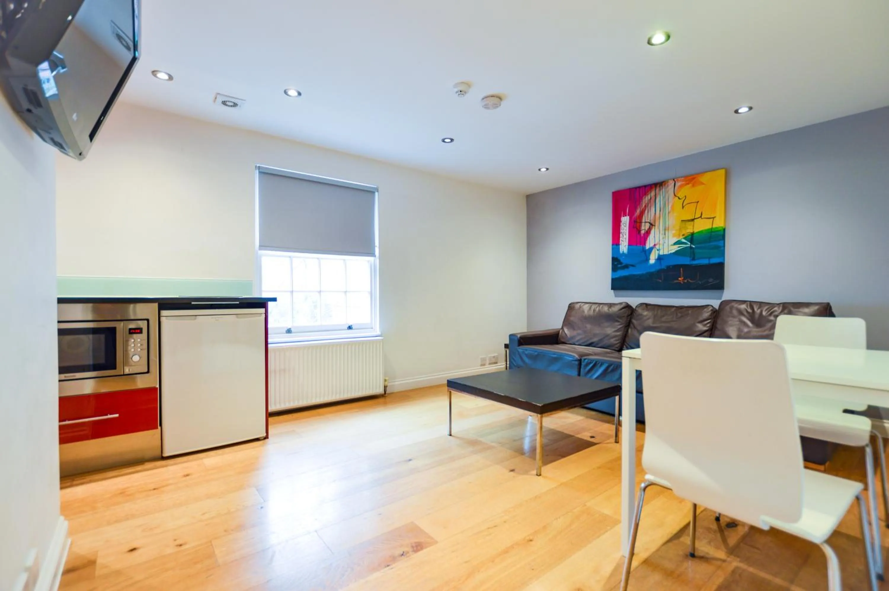 TV and multimedia in Paddington Green Serviced Apartments by Concept Apartments