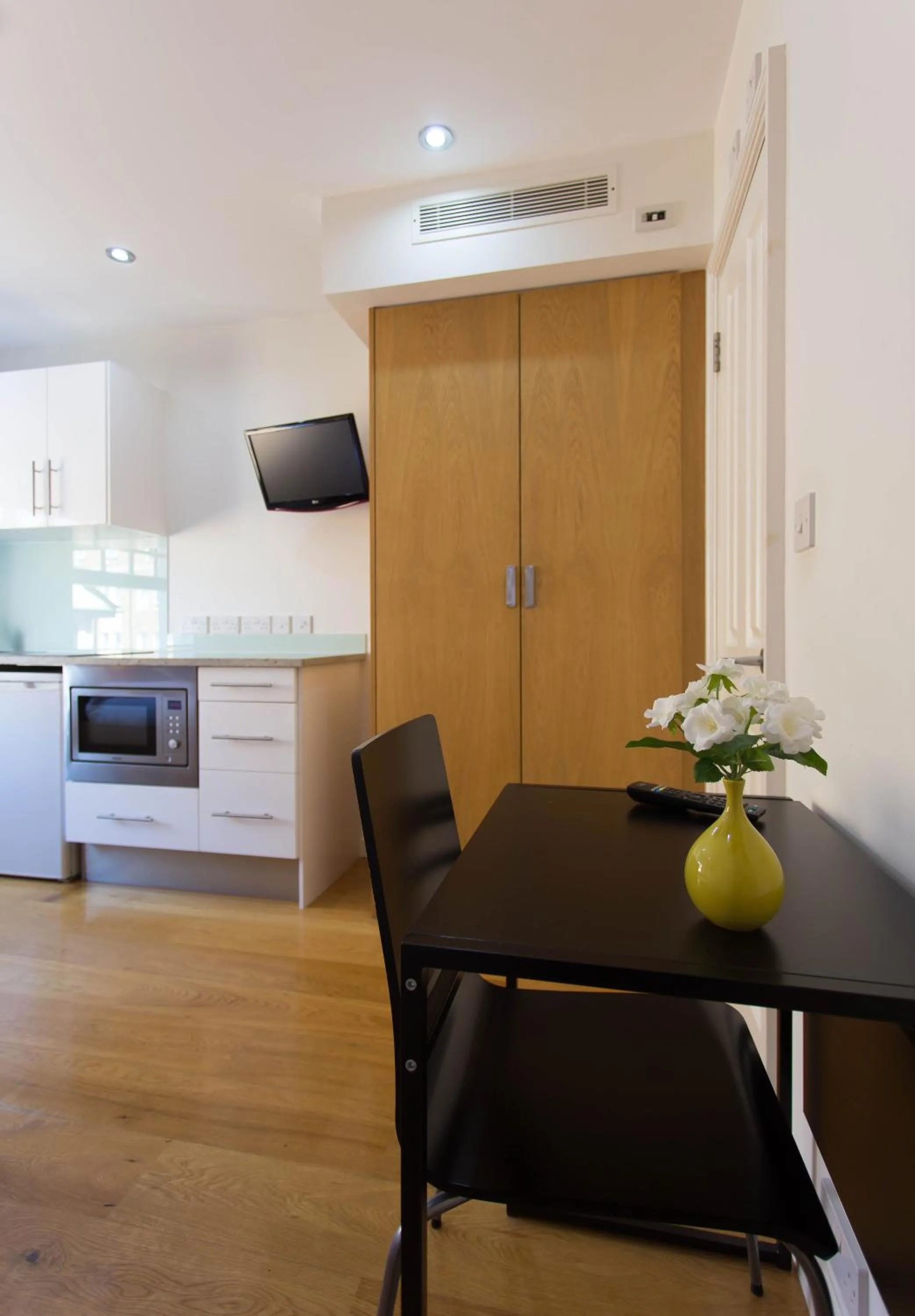 Kitchen or kitchenette in Paddington Green Serviced Apartments by Concept Apartments