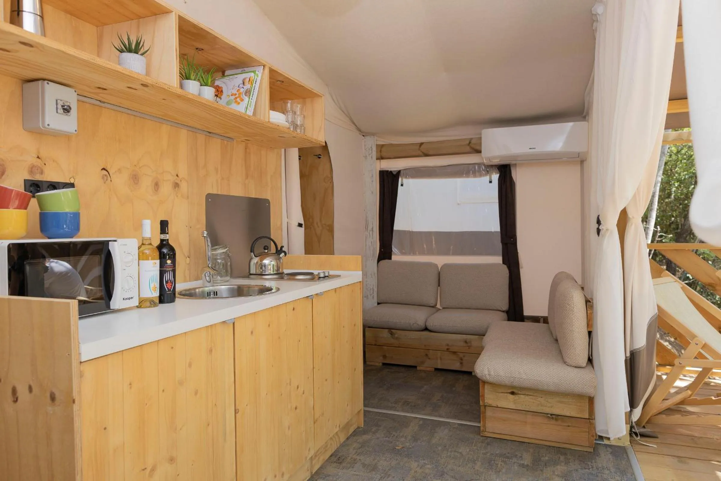 hu Park Albatros village