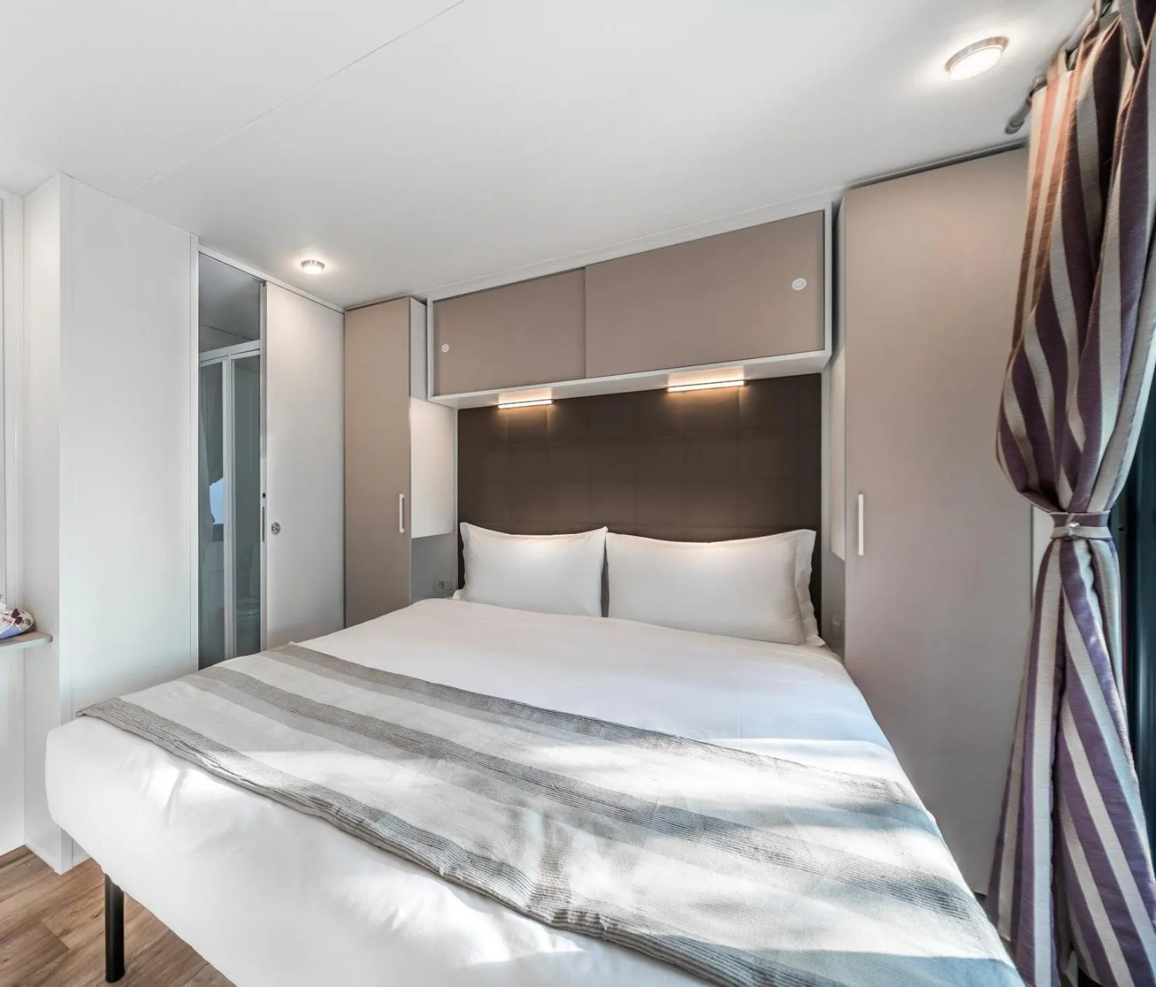 Bedroom, Bed in hu Park Albatros village