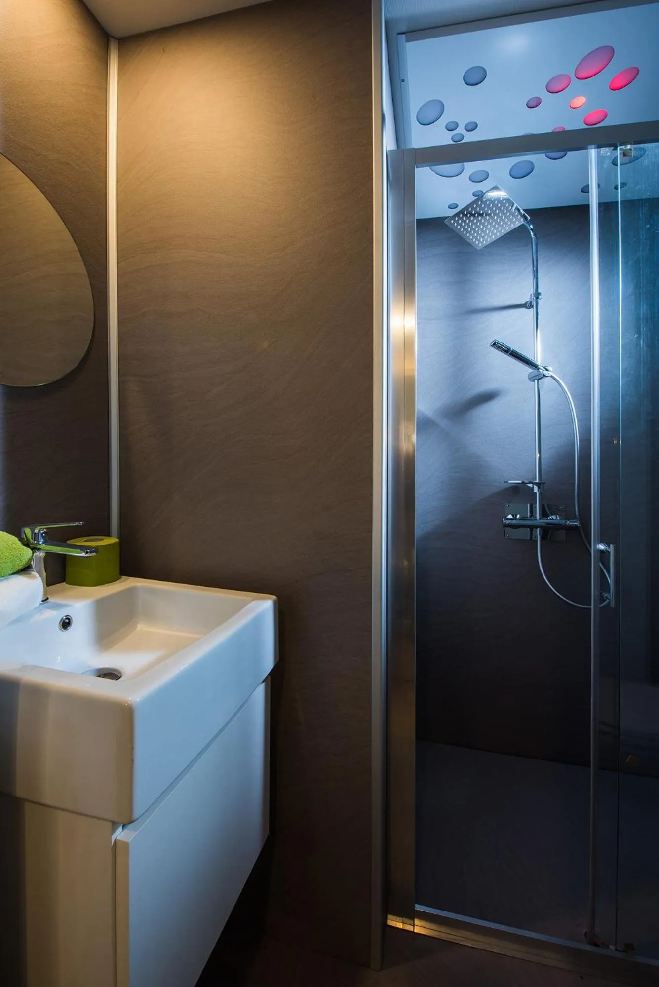 Shower in hu Park Albatros village