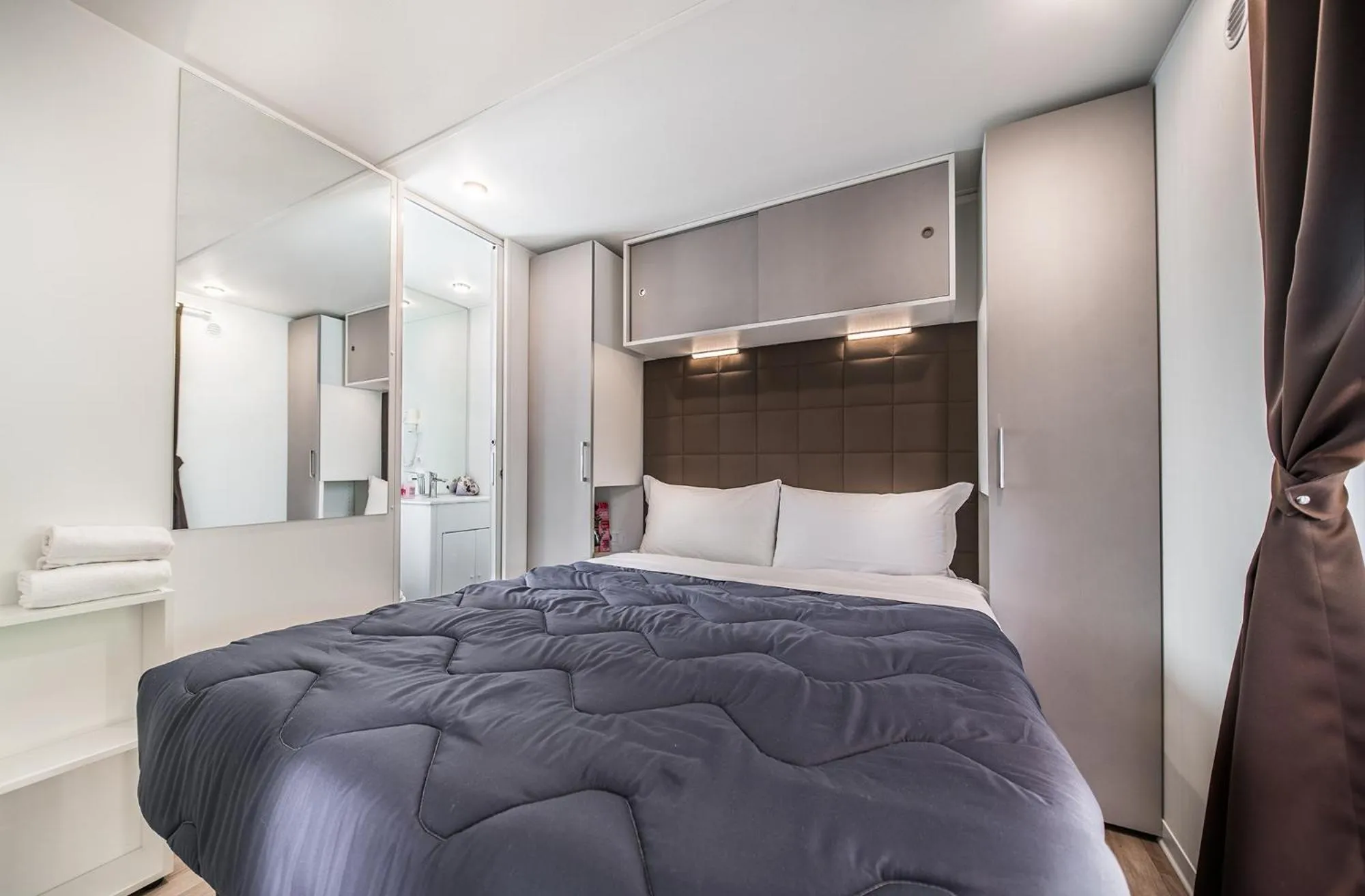 Bedroom, Bed in hu Park Albatros village