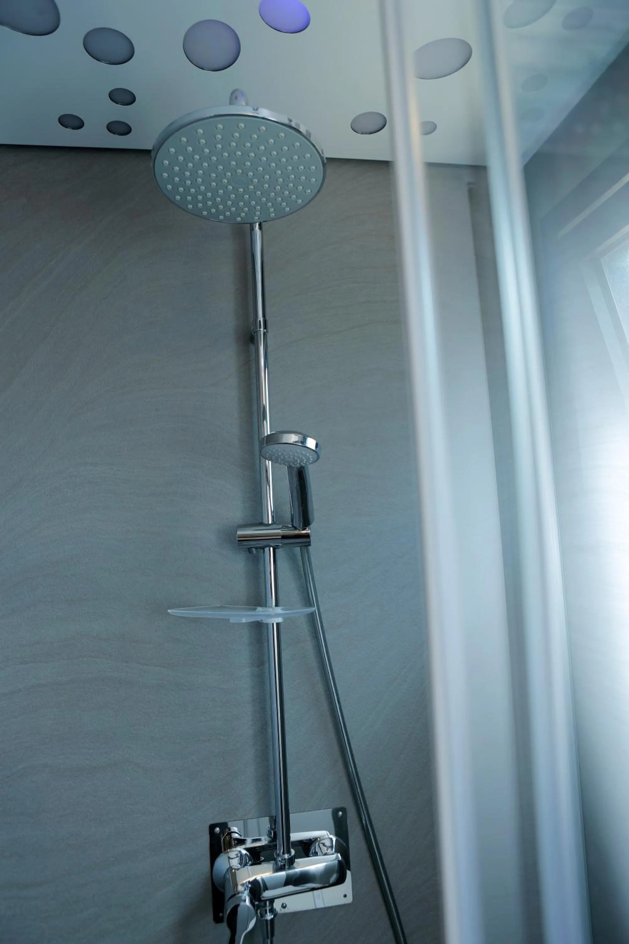 Shower in hu Park Albatros village