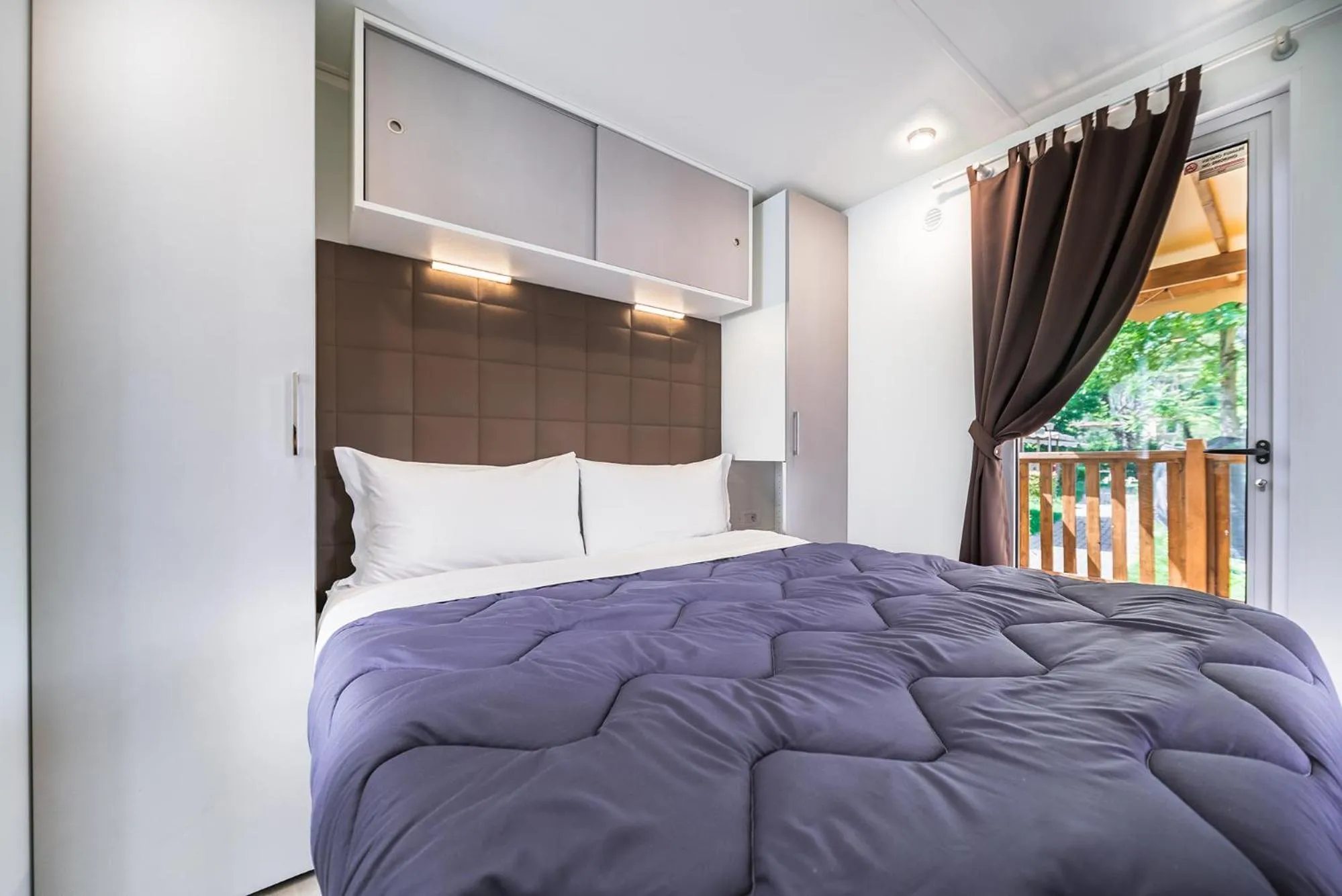 Bed in hu Park Albatros village