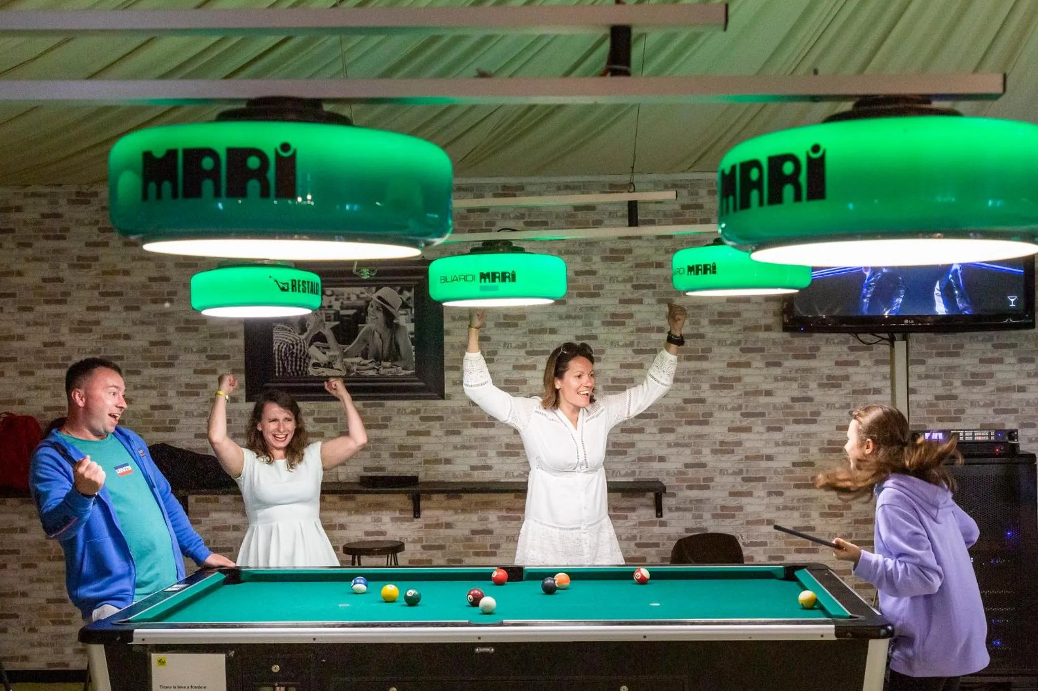 Billiard in hu Park Albatros village