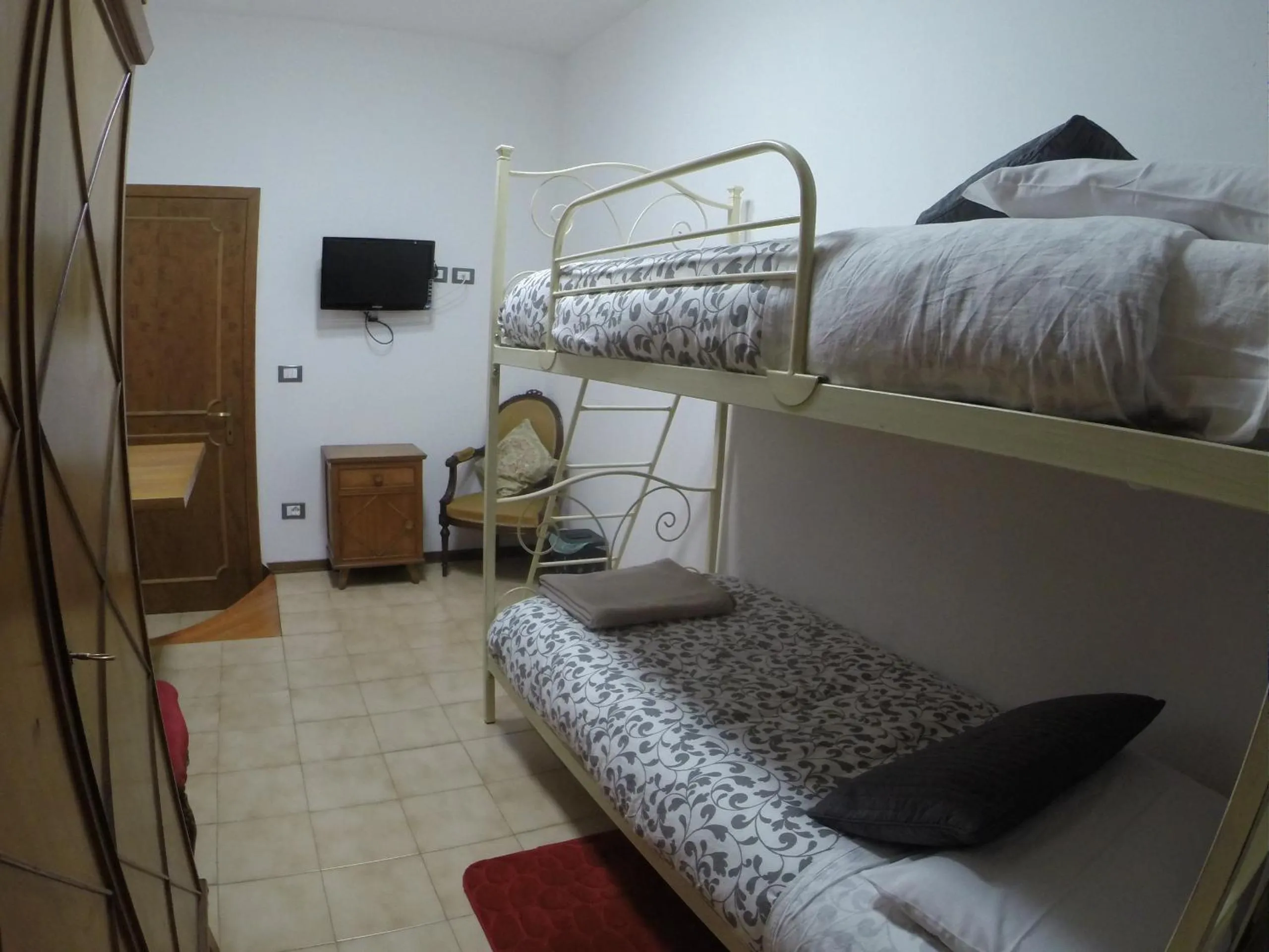 bunk bed, Bed in Alle vecchie mura