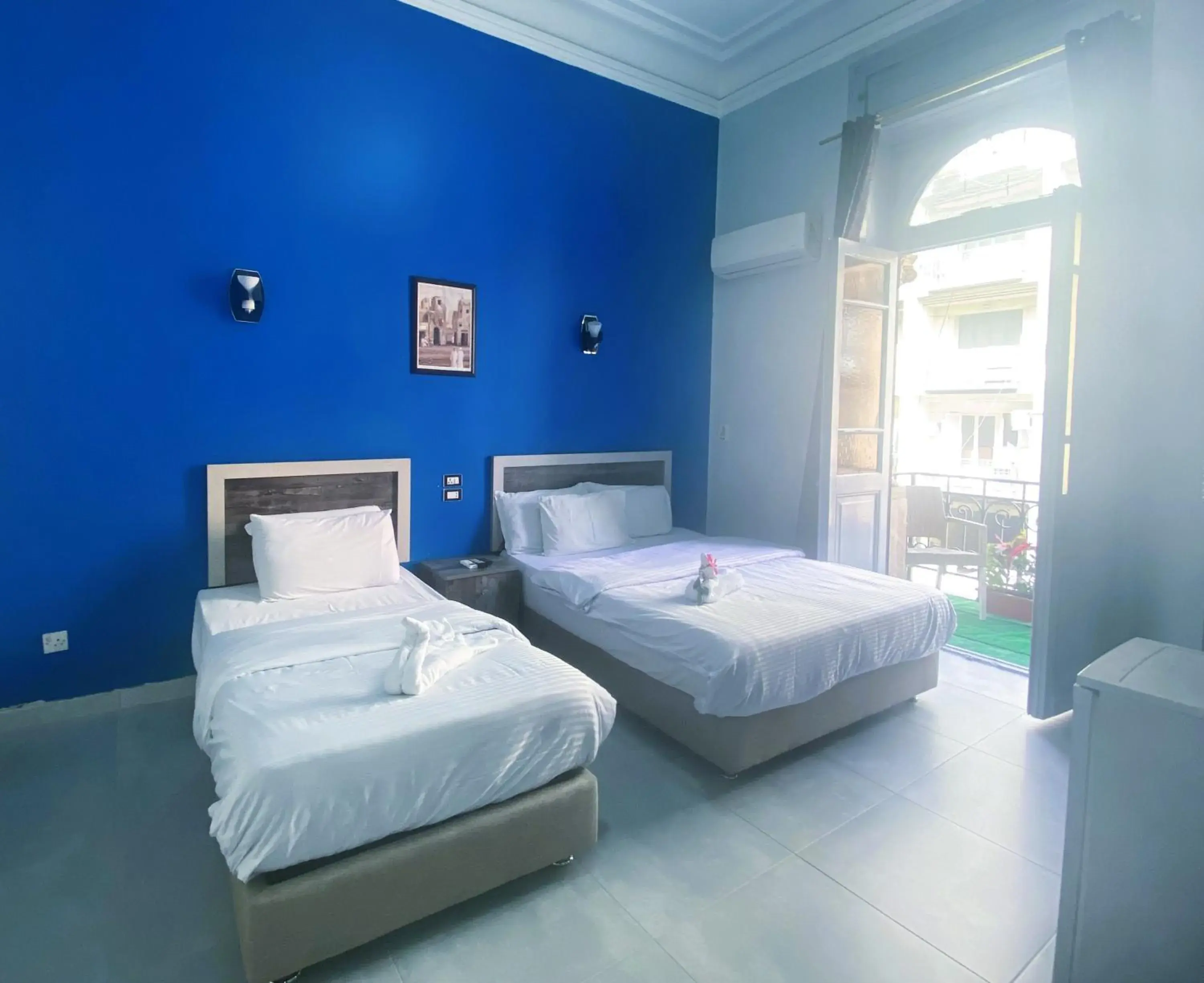 Double or Twin Room with Private Bathroom in The Australian Hostel Double or Twin Room with Private Bathroom in The Australian Hostel