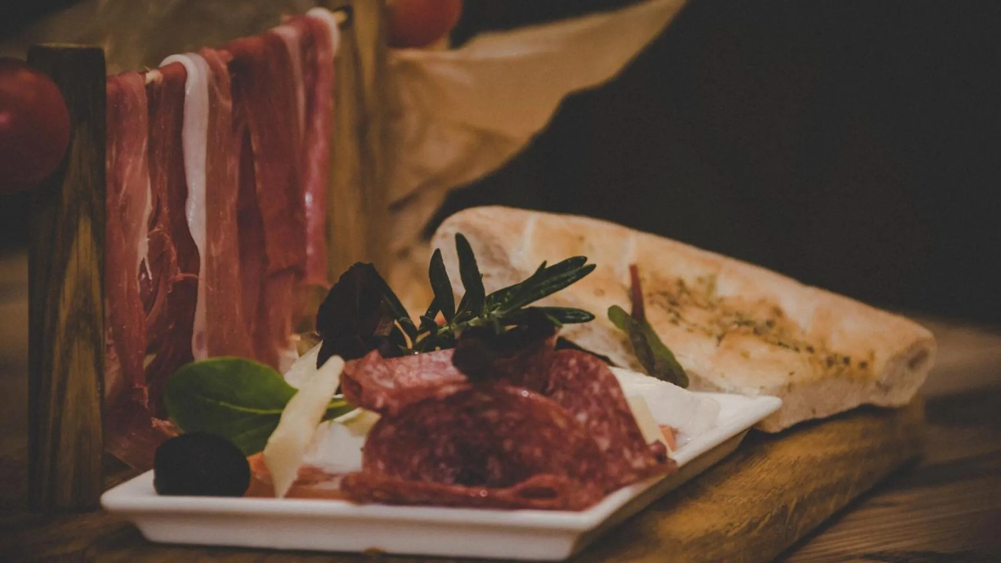 Meals in Cafe-Restaurant LEO