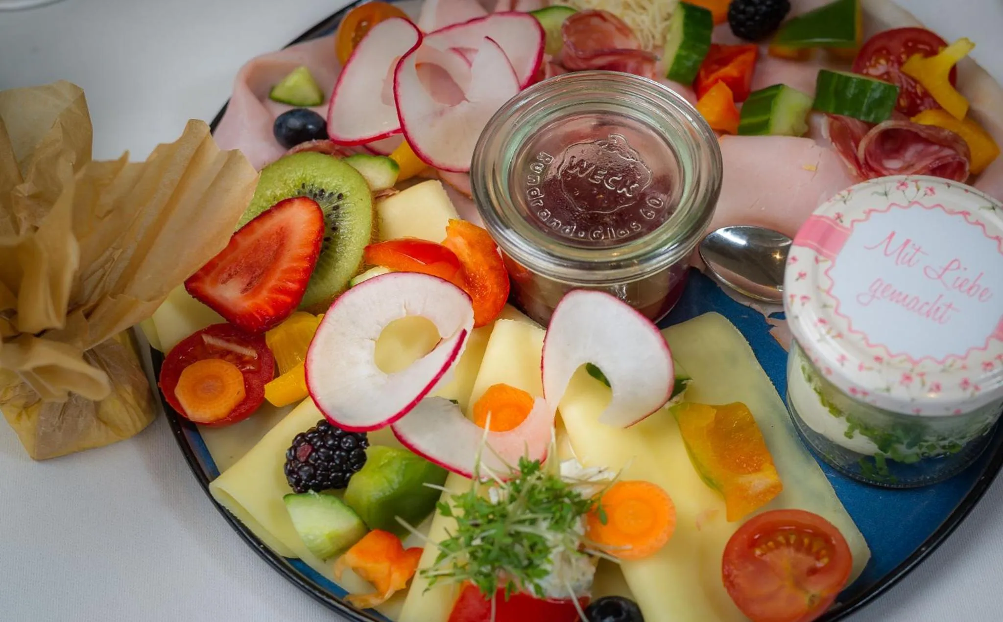 Food and drinks in Cafe-Restaurant LEO