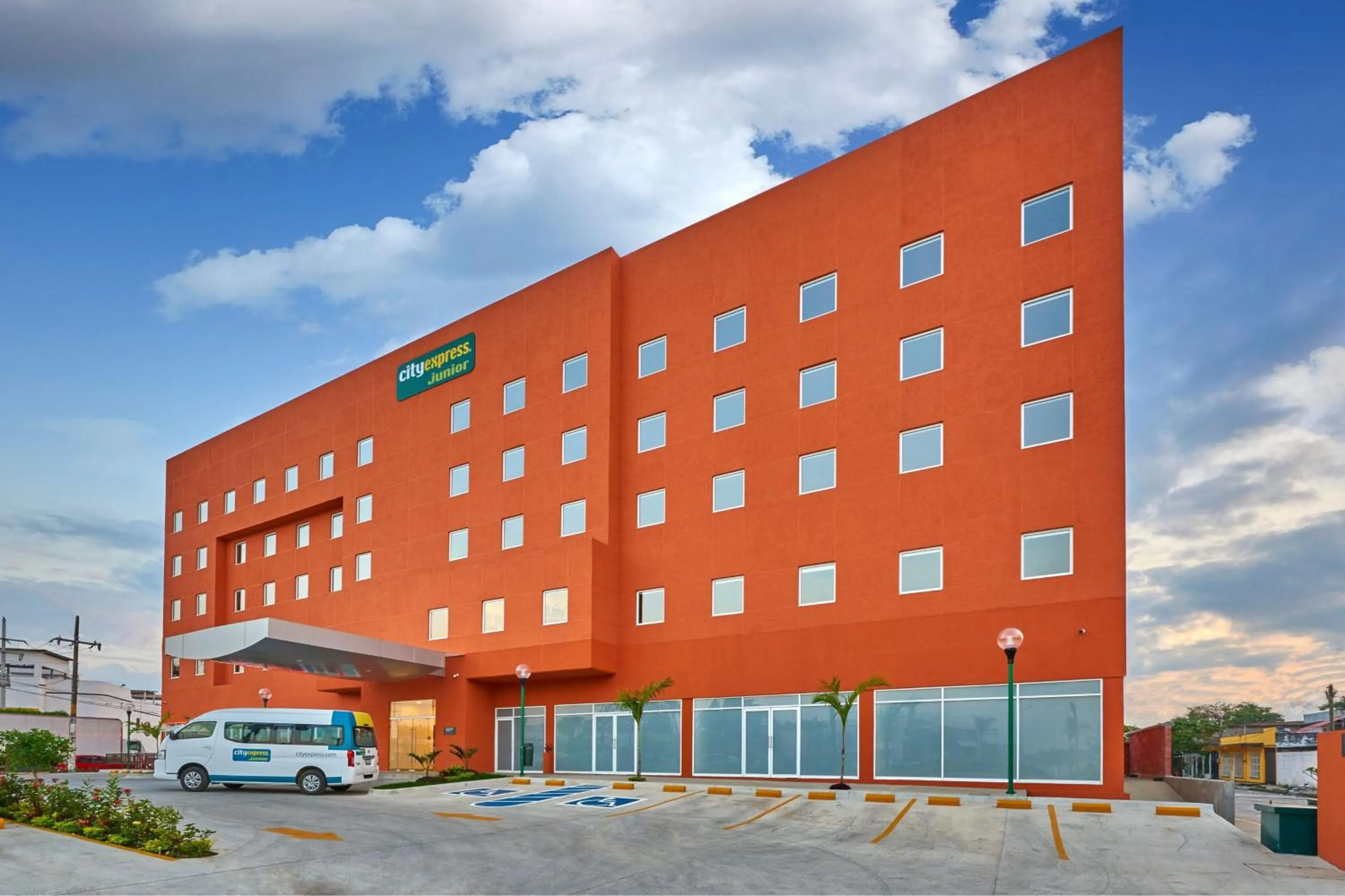 Property building in City Express Junior by Marriott Tuxtepec