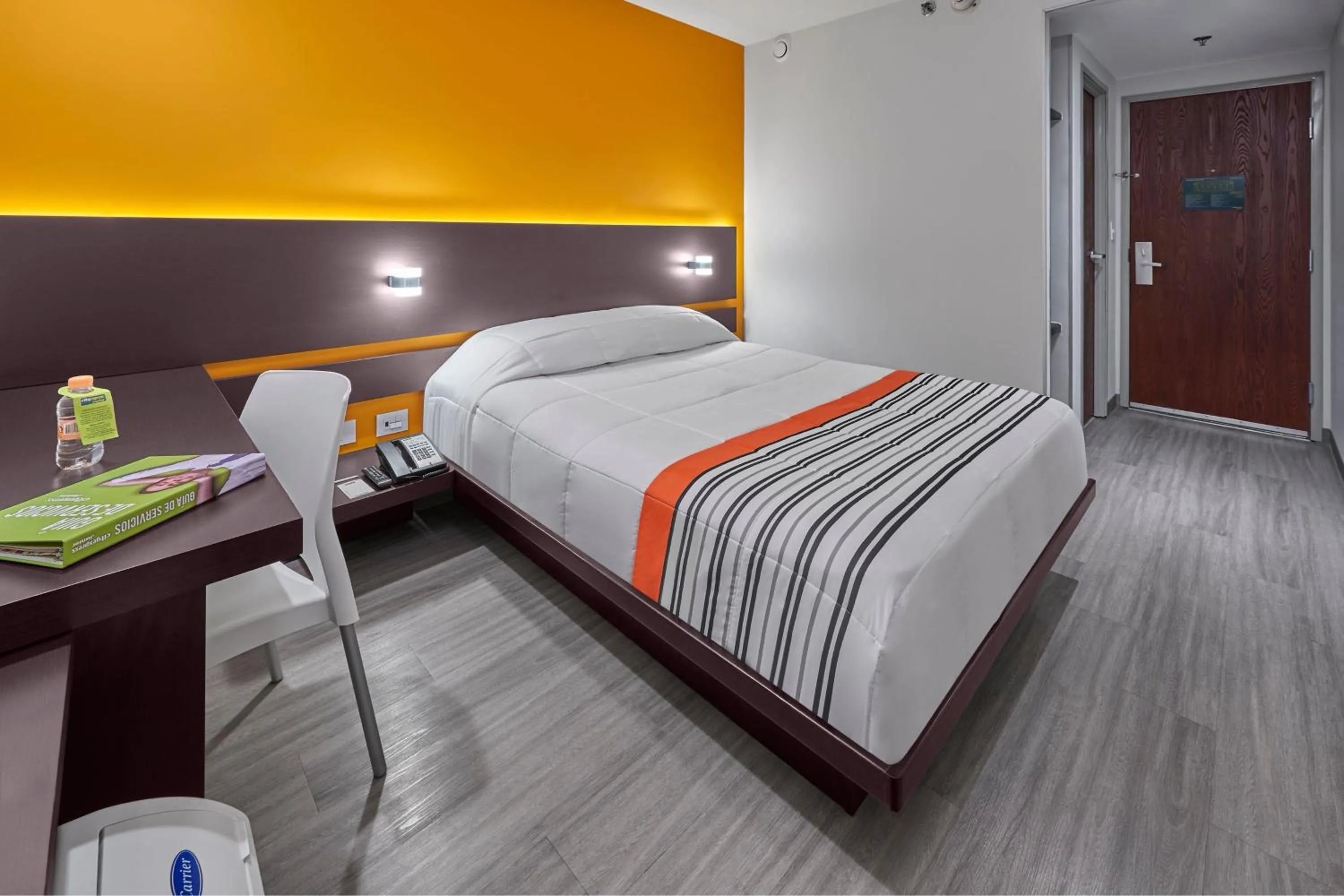 Bedroom, Bed in City Express Junior by Marriott Tuxtepec