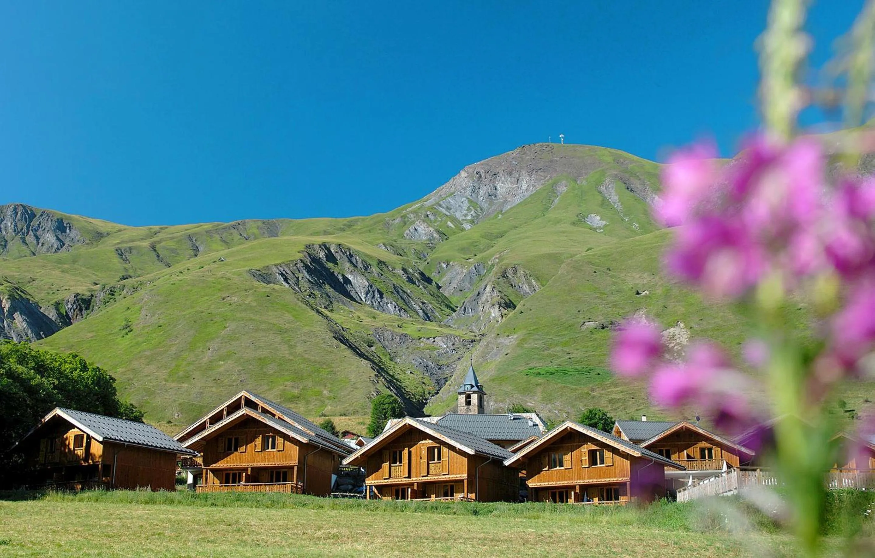 Facade/entrance in Résidence Odalys Les Chalets de l'Arvan II