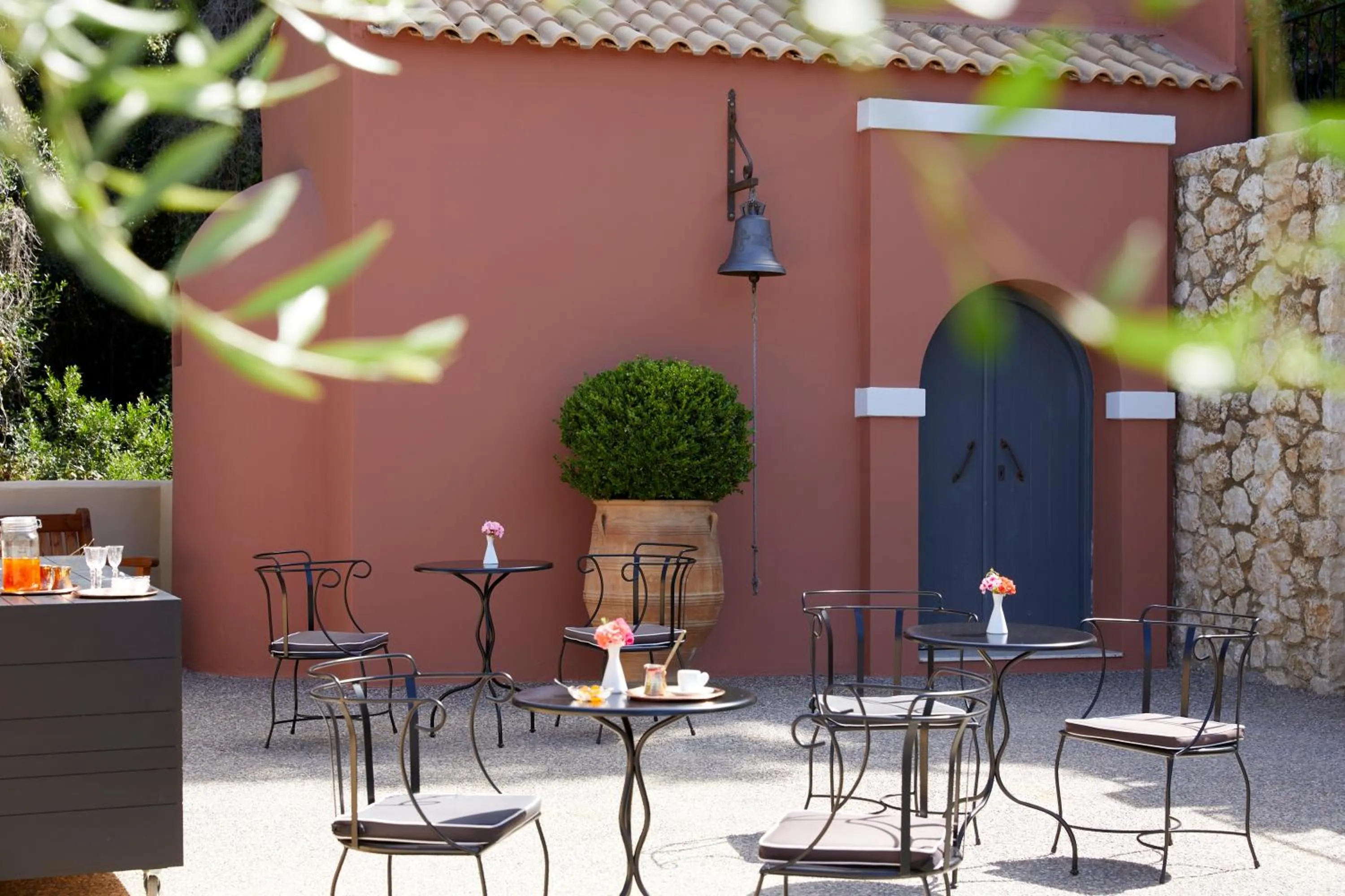 Breakfast in Nido, Mar-Bella Collection an SLH hotel