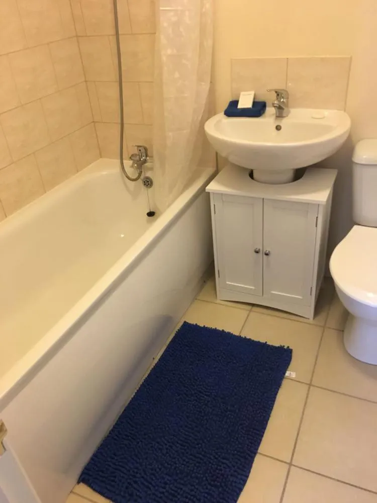 MARLEY MANSIONS APARTMENT - Clarendon