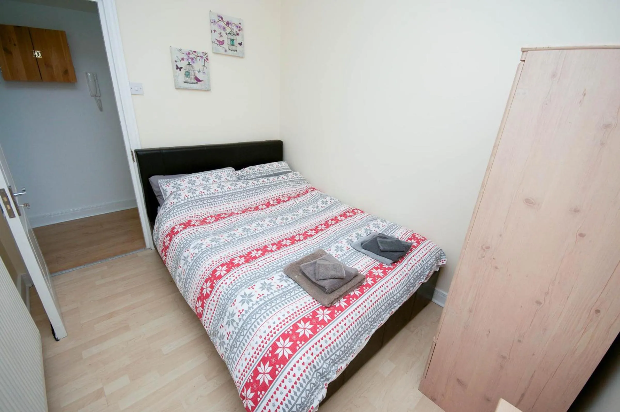 Bedroom, Bed in MARLEY MANSIONS APARTMENT - Clarendon