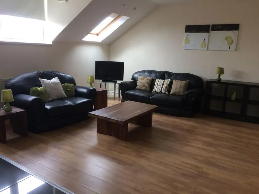 Living room in MARLEY MANSIONs APARTMENTS - KING ST REF : 10/3