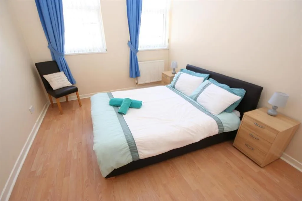 Bed in MARLEY MANSIONs APARTMENTS - KING ST REF : 10/3