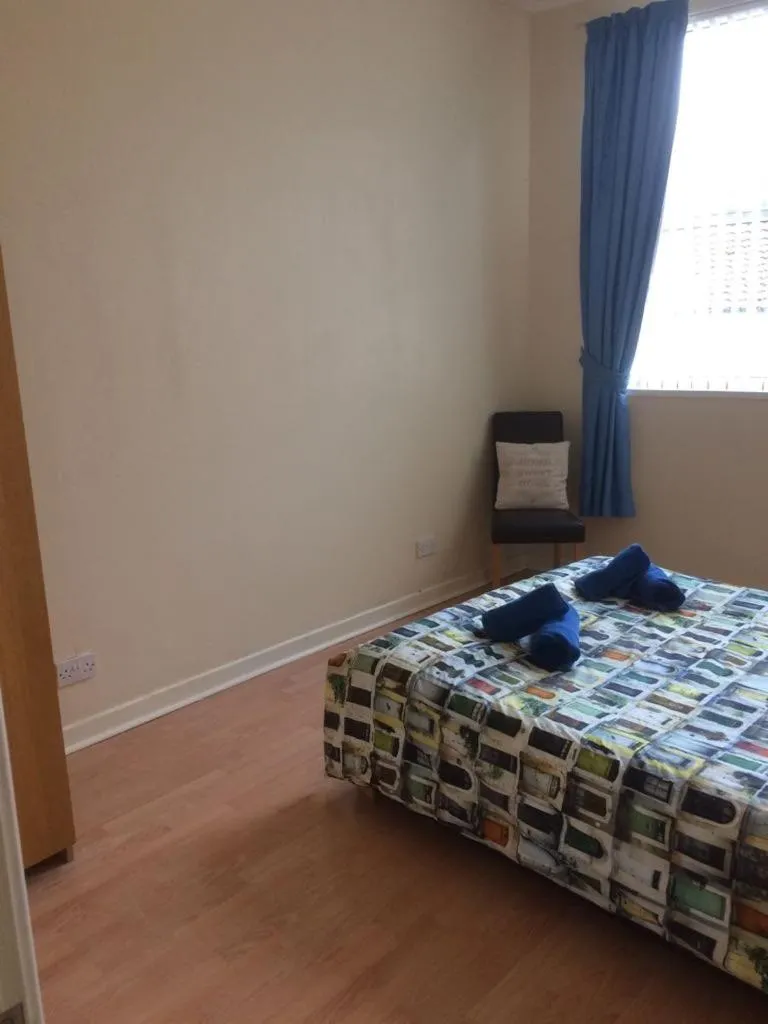 Bed in MARLEY MANSIONs APARTMENTS - KING ST REF : 10/3