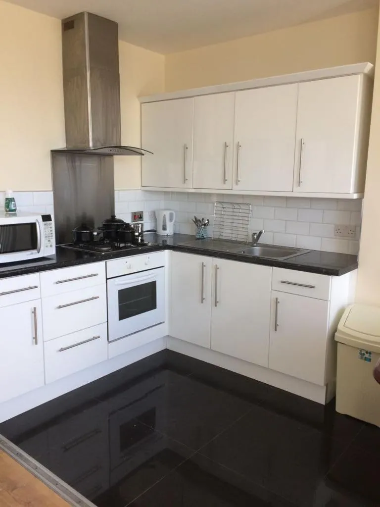 Kitchen or kitchenette in MARLEY MANSIONs APARTMENTS - KING ST REF : 10/3