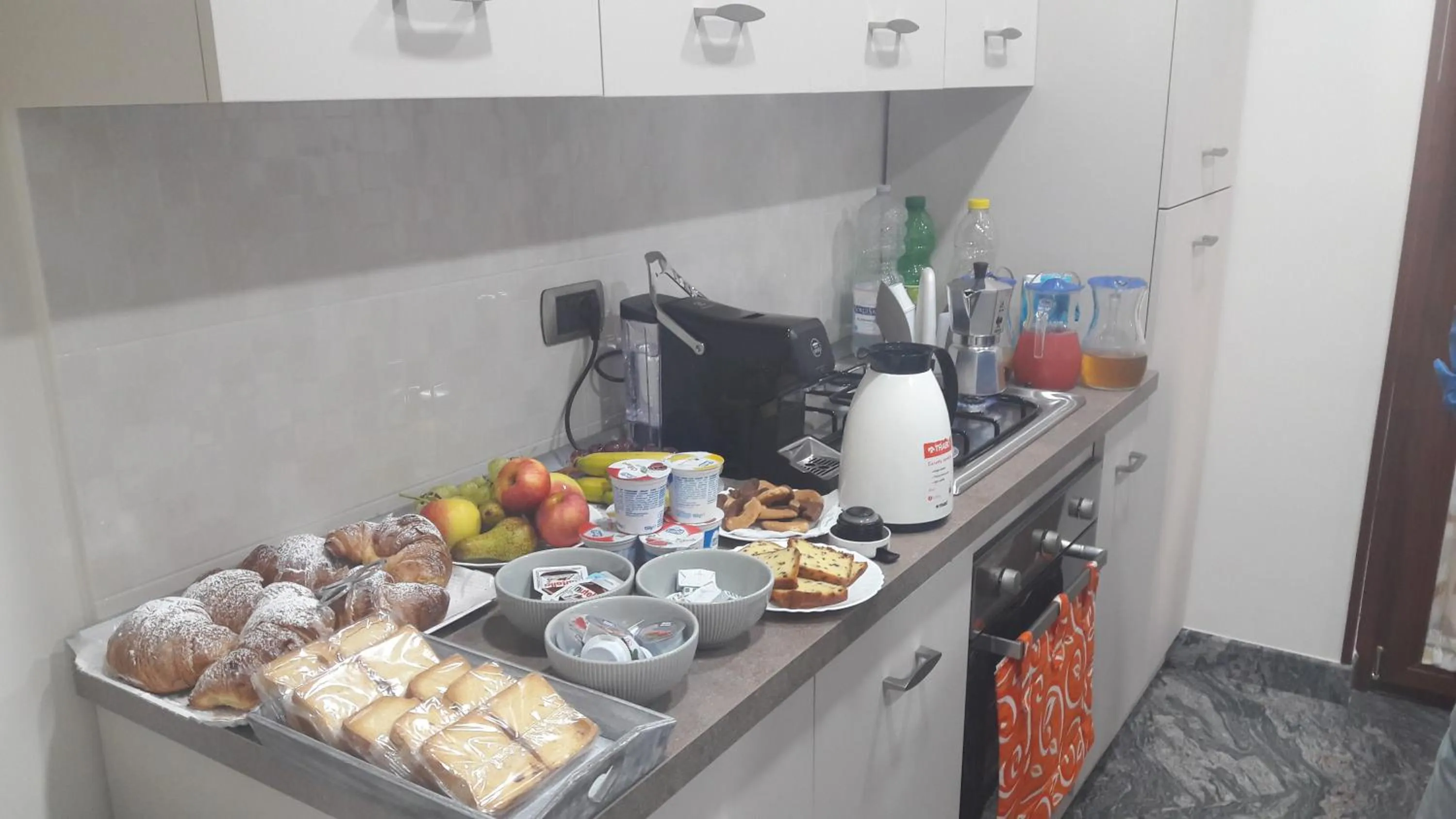 Food and drinks in B&B Cornelia