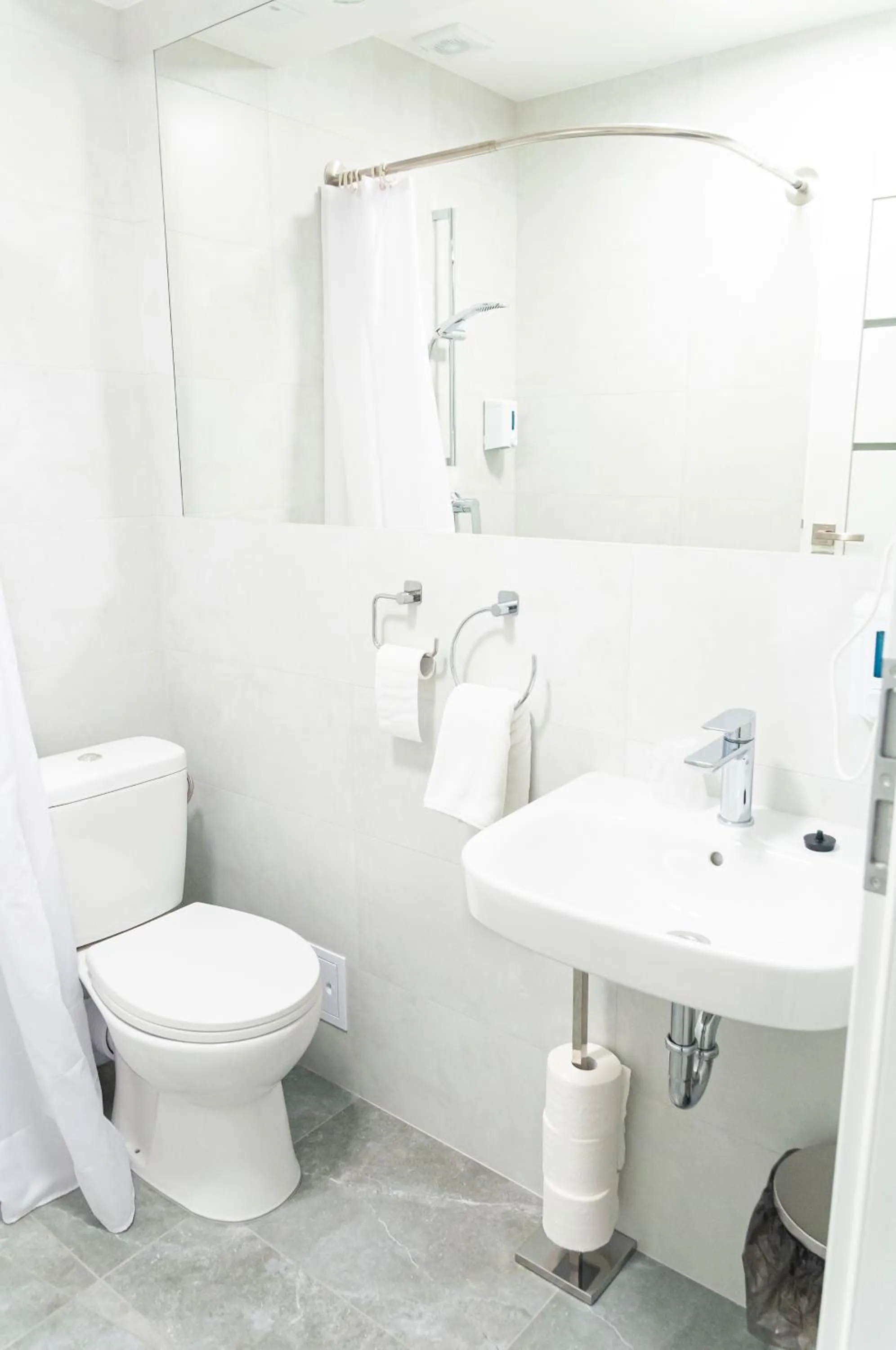 Shower in Vistula Hotel