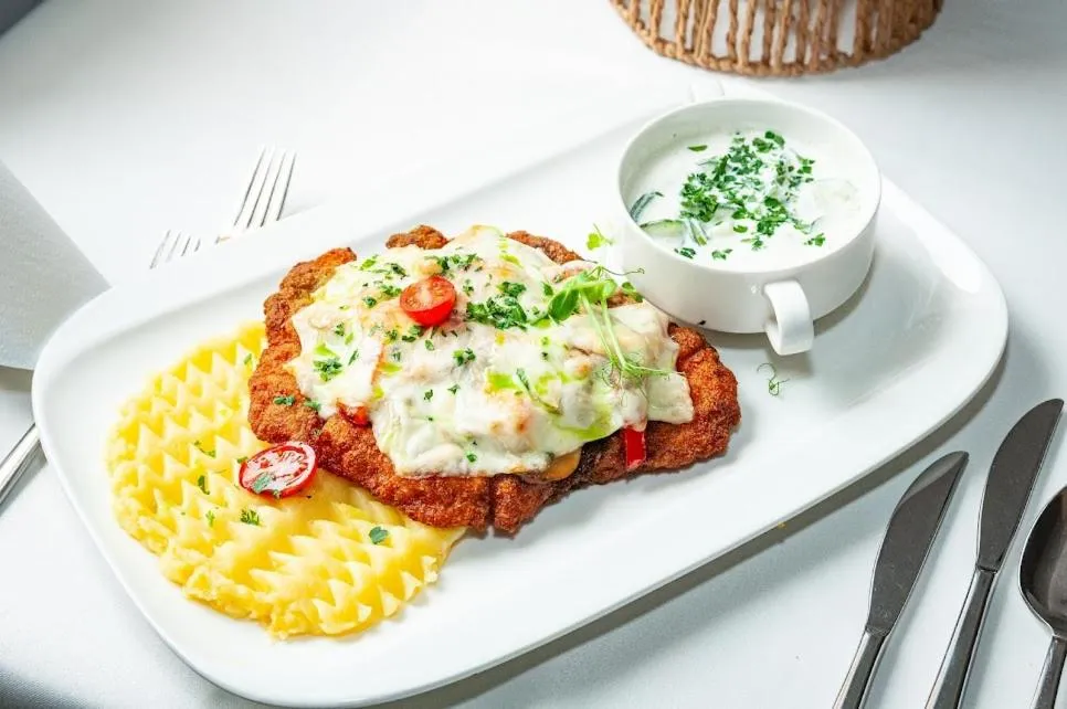 Restaurant/places to eat in Vistula Hotel