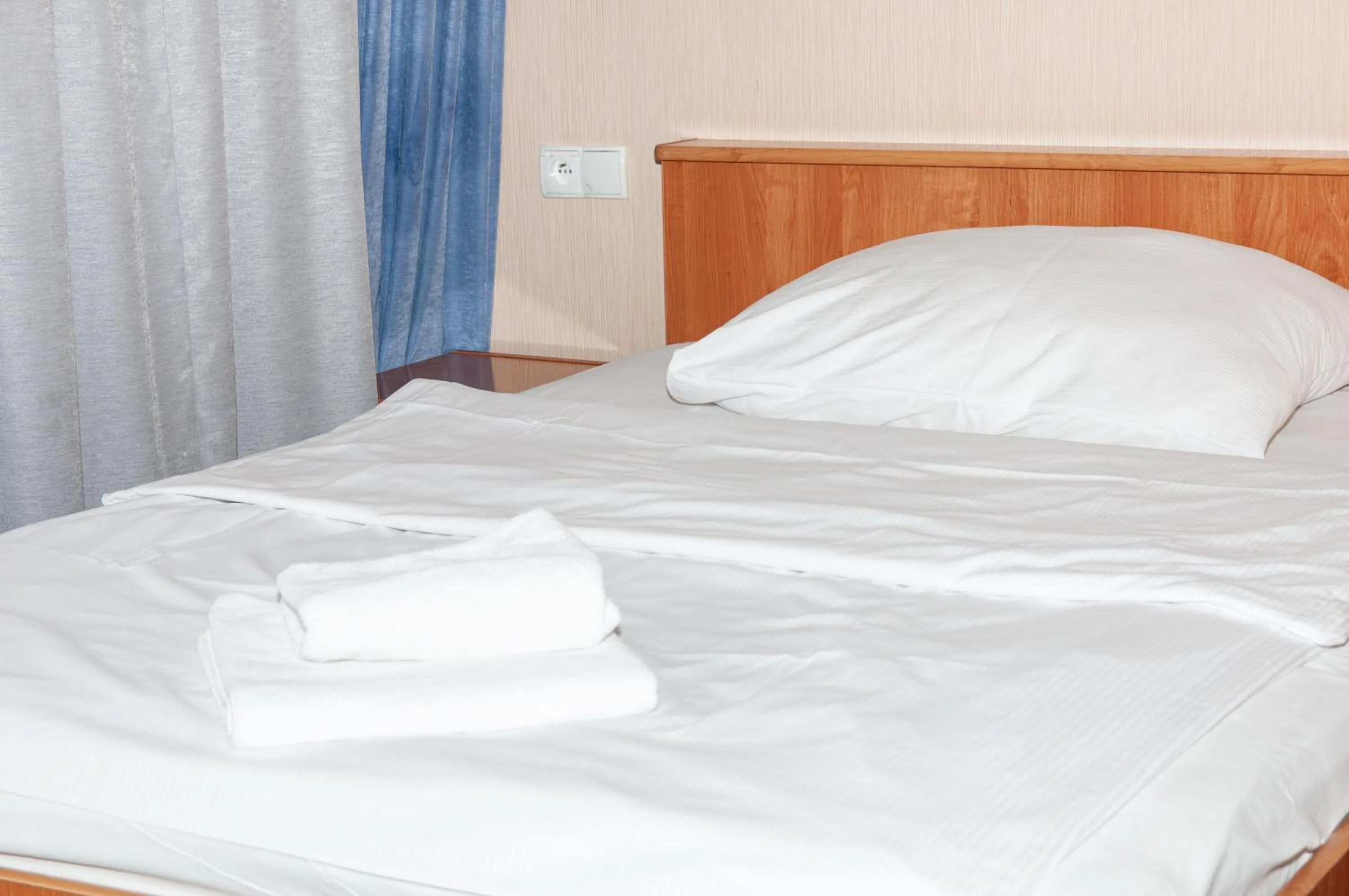 Photo of the whole room, Bed in Vistula Hotel
