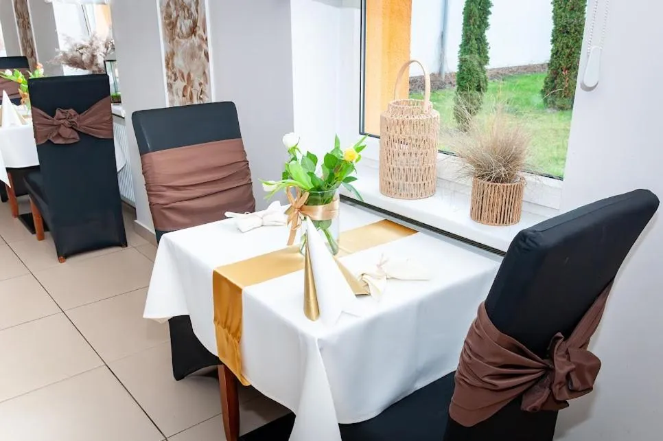 Restaurant/places to eat in Vistula Hotel