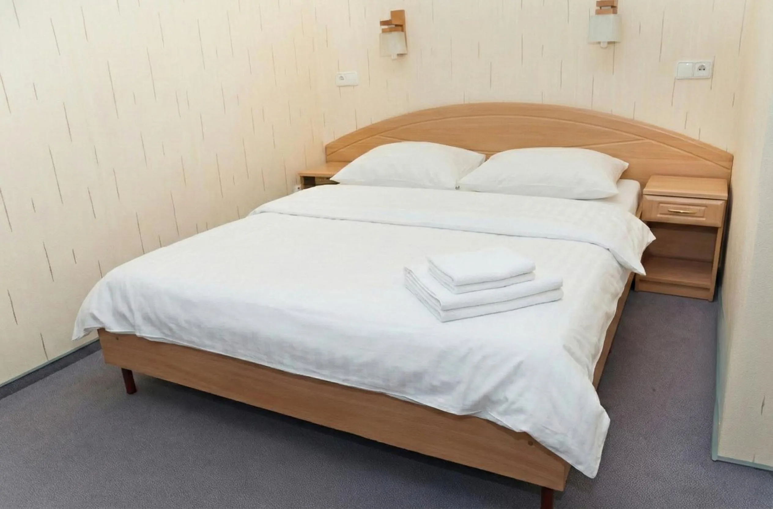 Photo of the whole room, Bed in Vistula Hotel