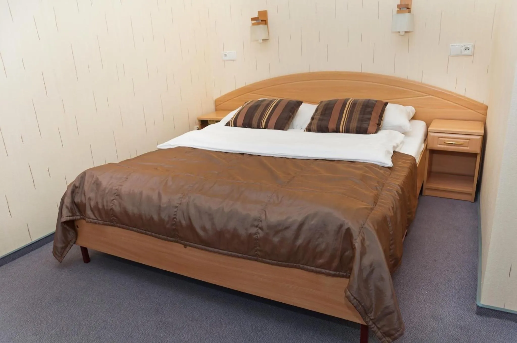 Photo of the whole room, Bed in Vistula Hotel