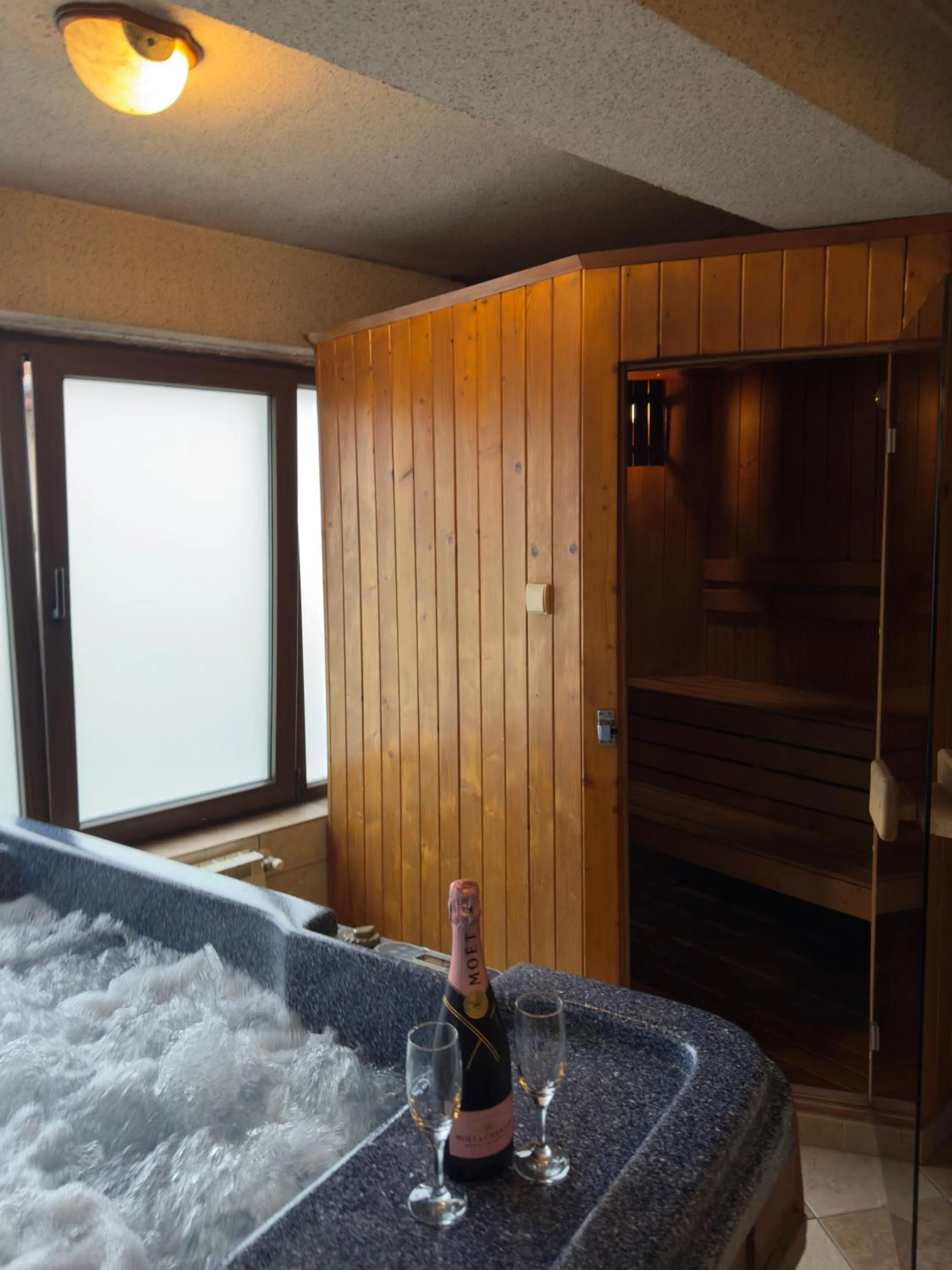 Hot Tub in Family Hotel EDI