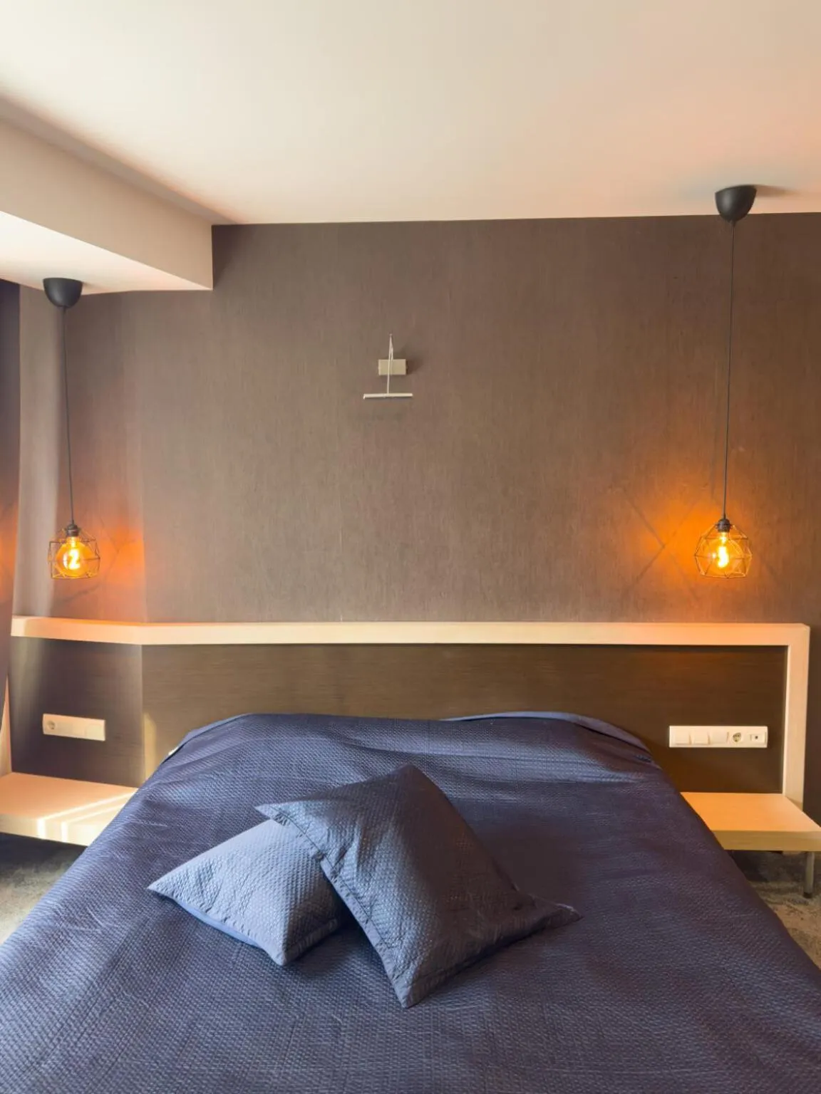 Photo of the whole room, Bed in Family Hotel EDI