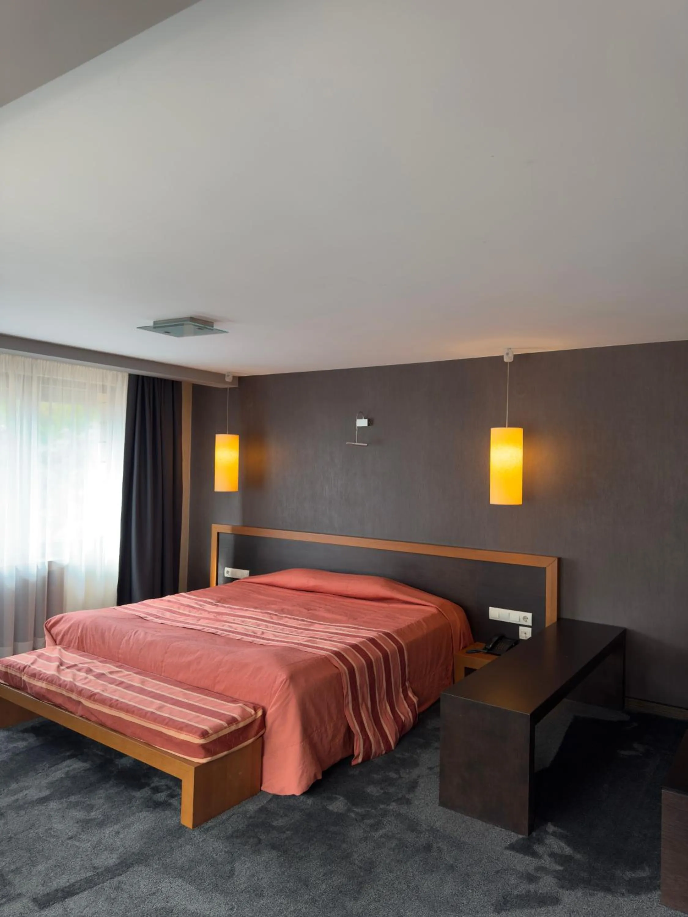 Photo of the whole room, Bed in Family Hotel EDI